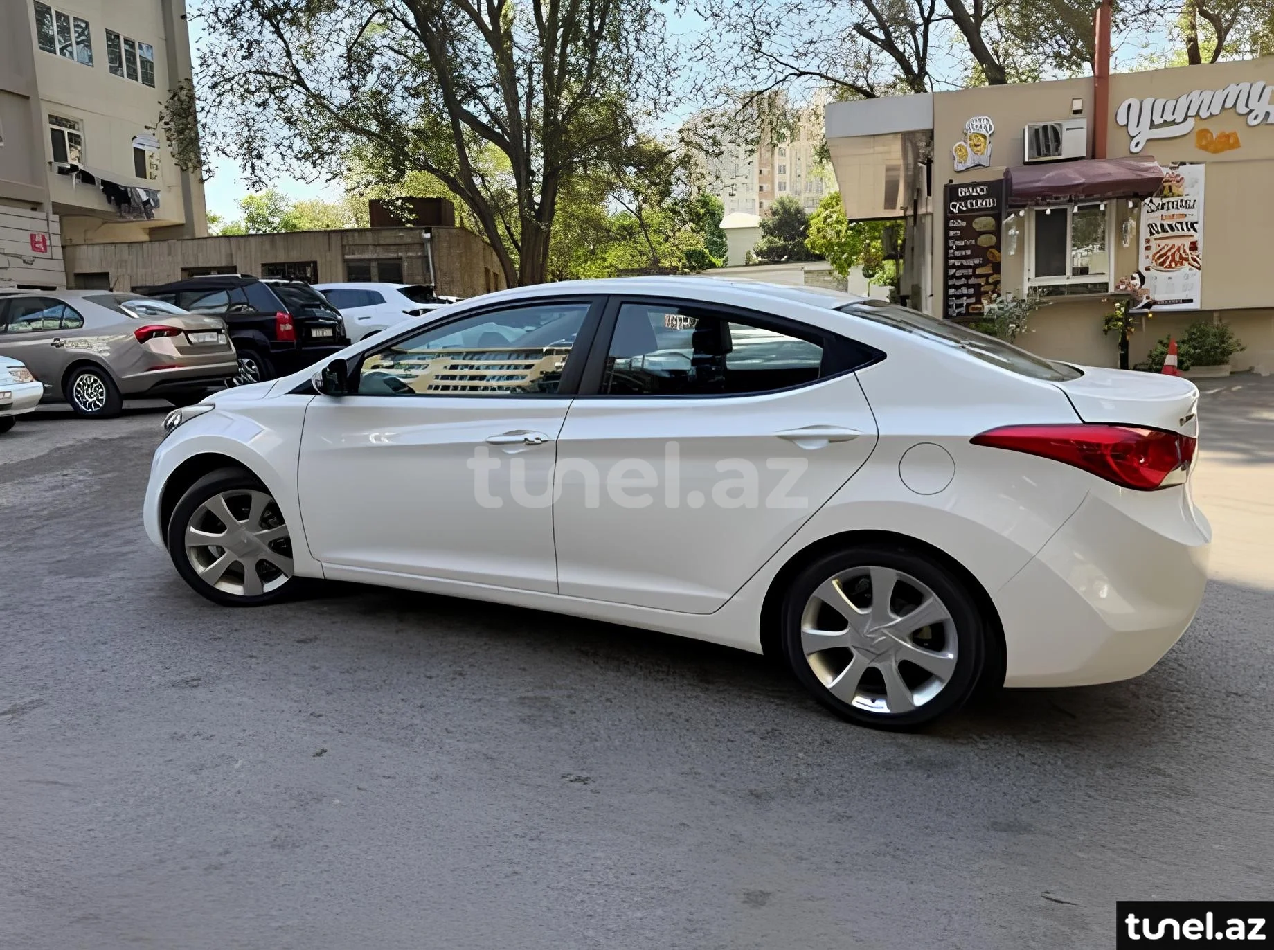 Hyundai Elantra 2013