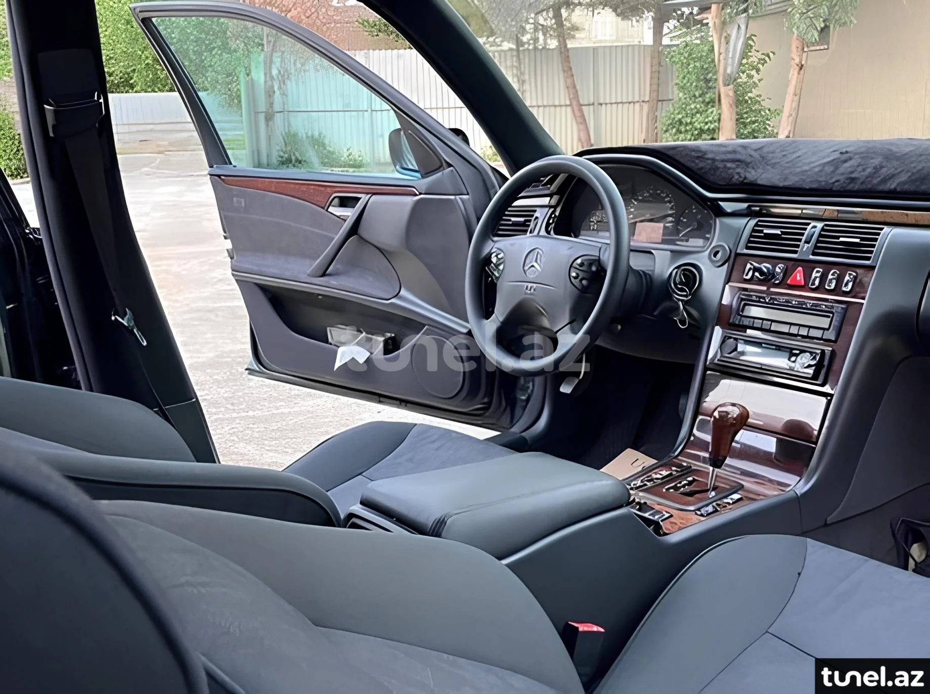 Mercedes E 270 2000