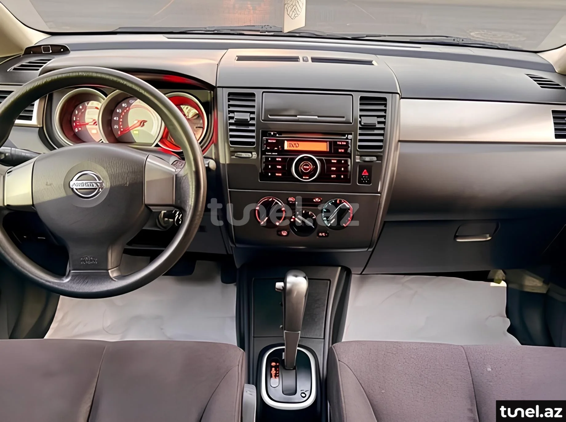 Nissan Tiida 2008