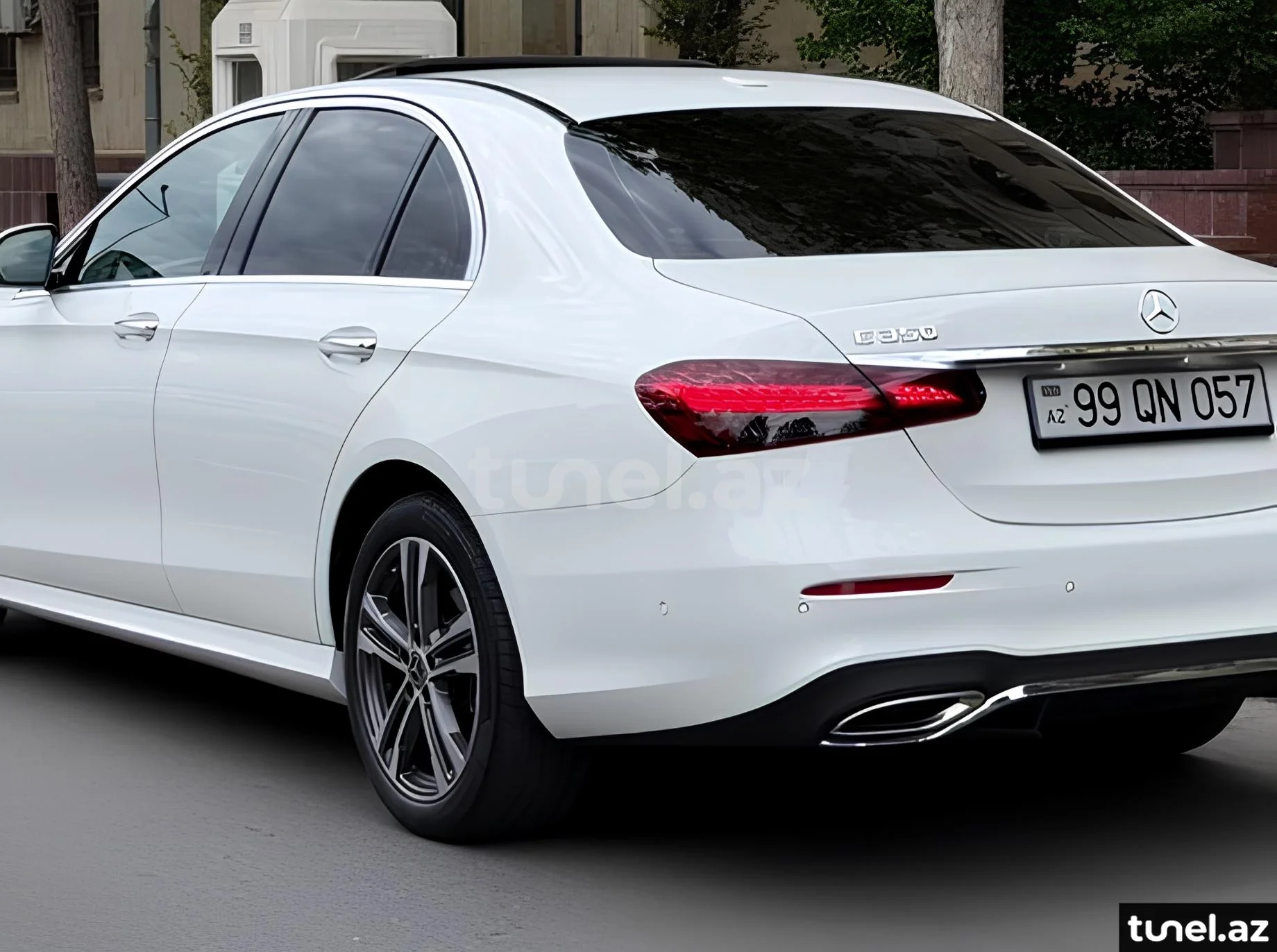 Mercedes E 350 4MATIC 2021
