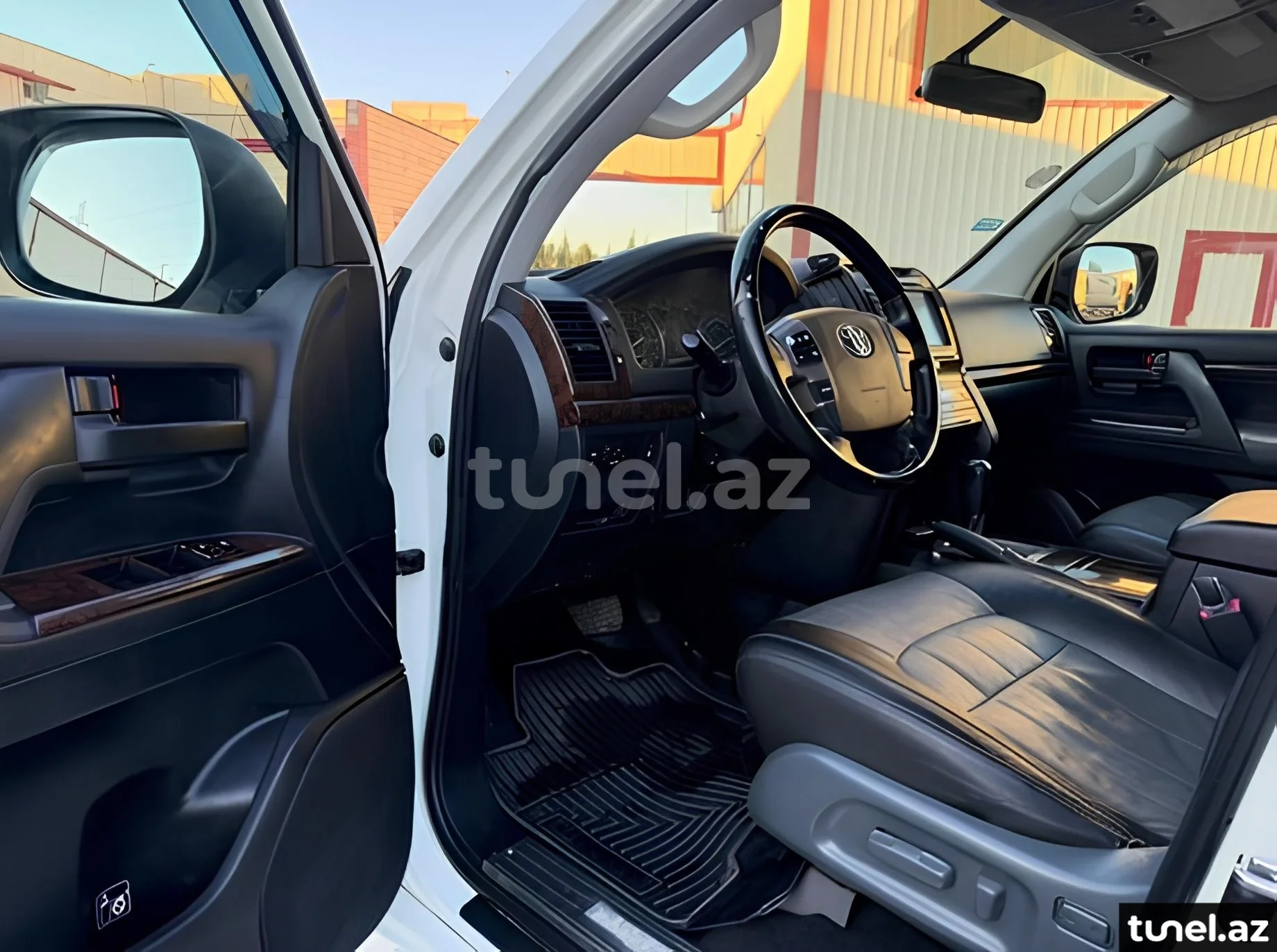 Toyota Land Cruiser 2011