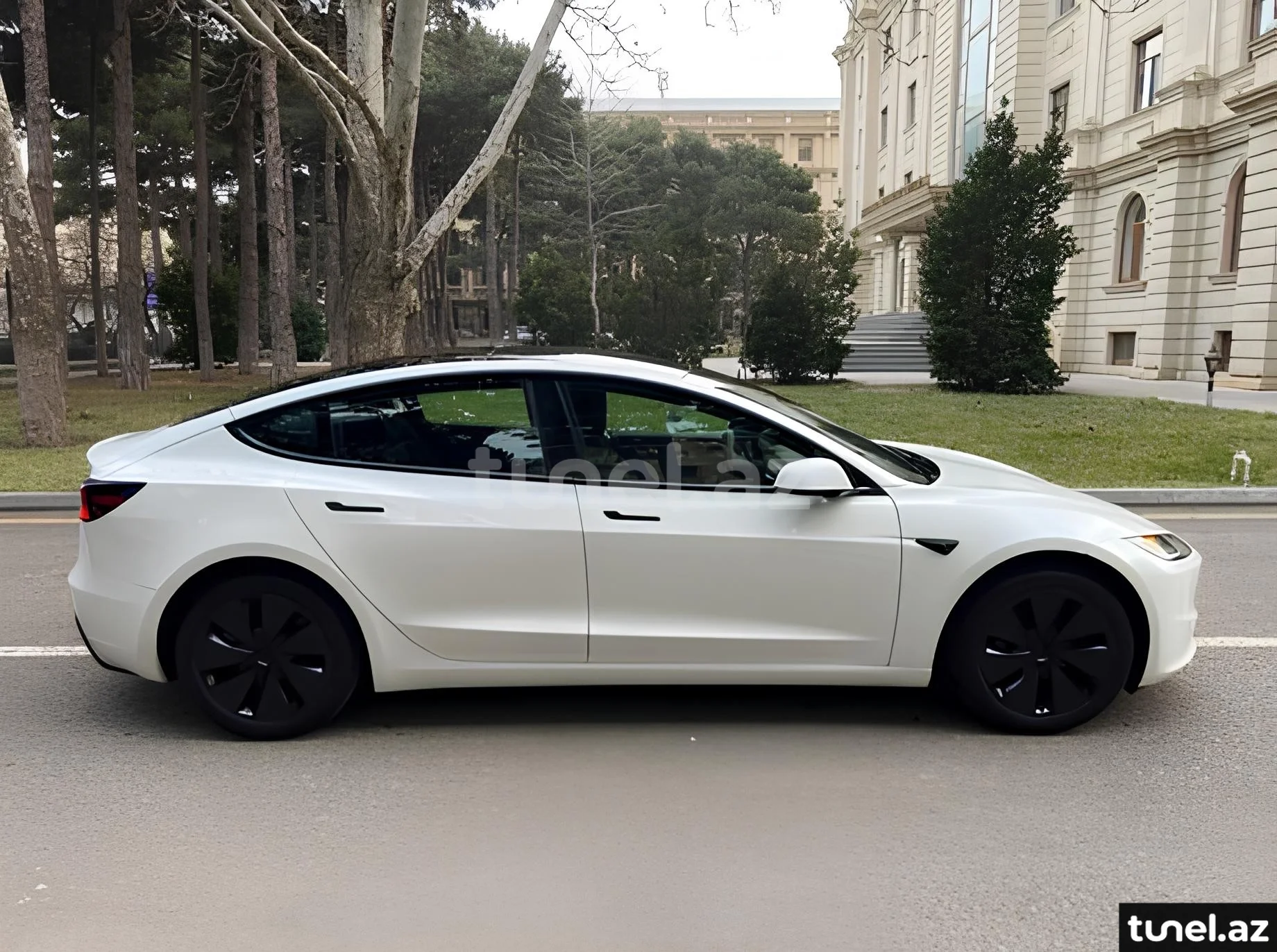 Tesla Model 3 2024
