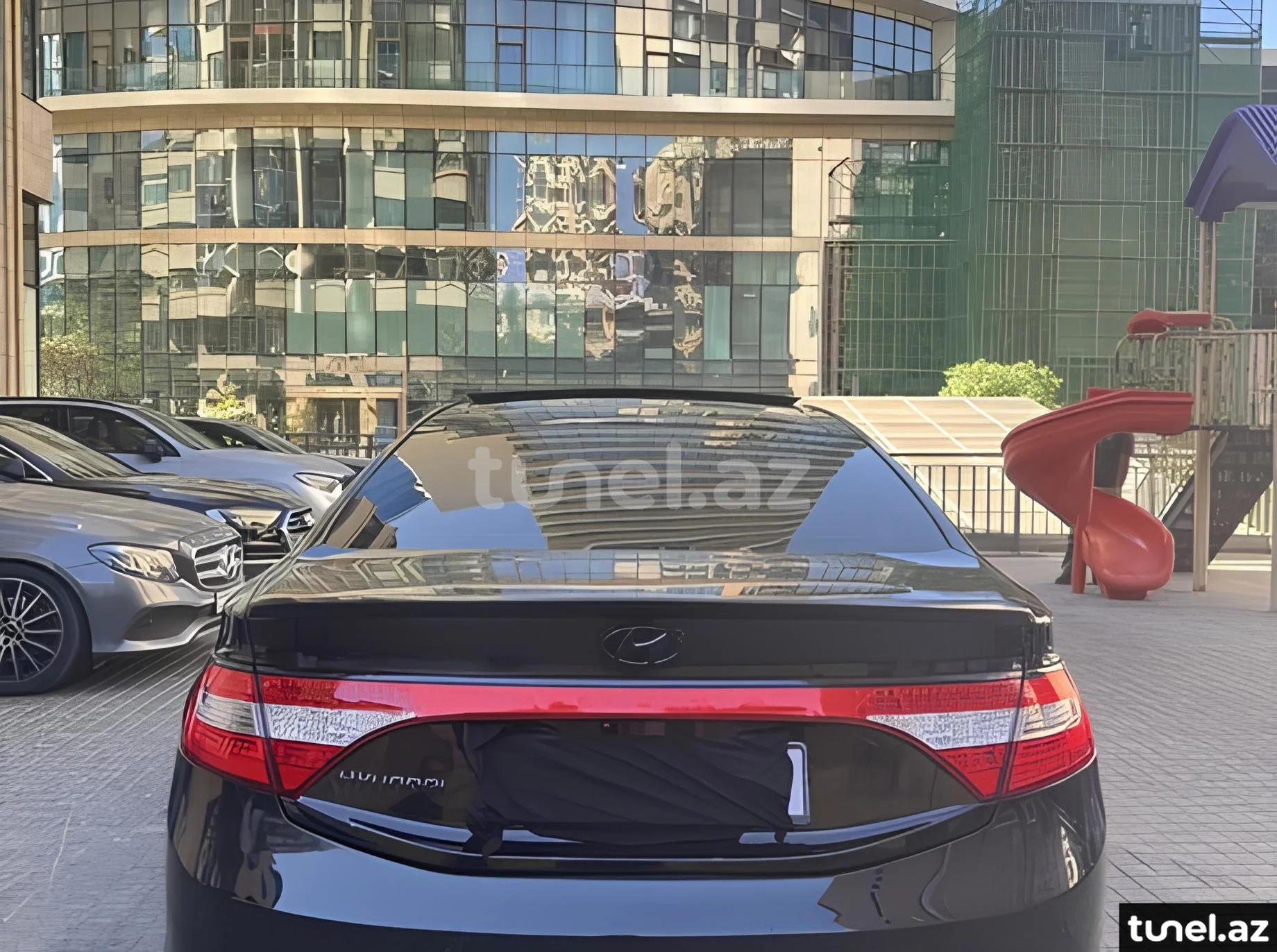 Hyundai Azera 2011