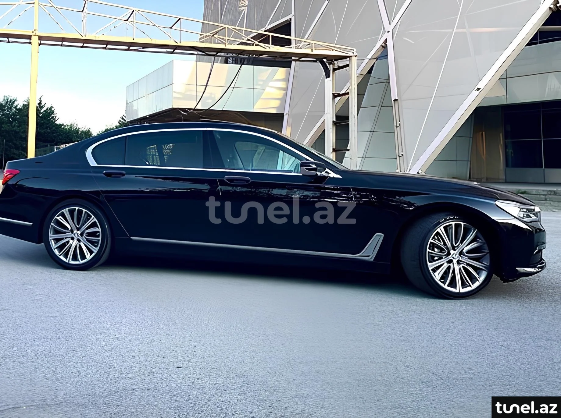 BMW 740 2016