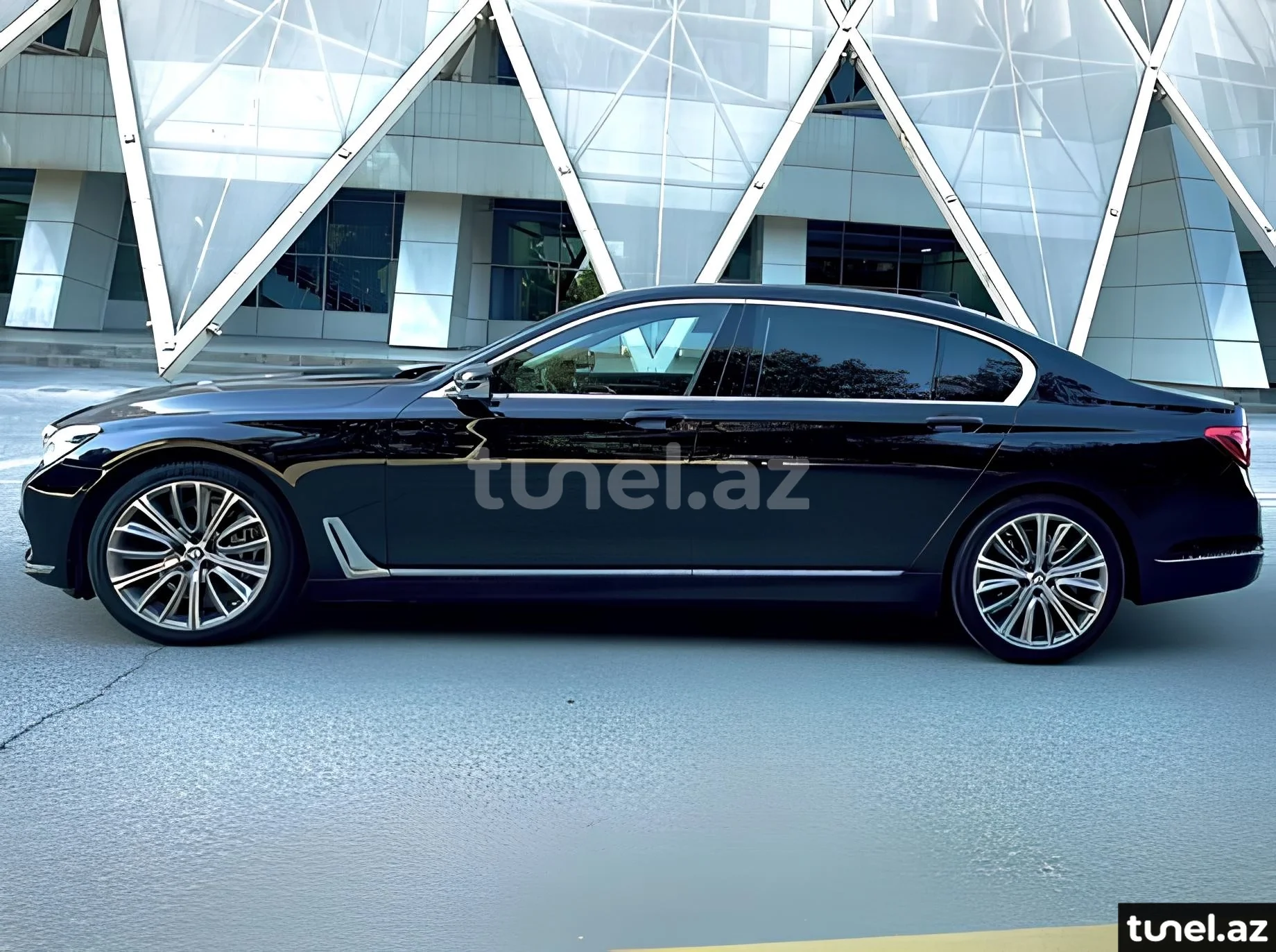 BMW 740 2016