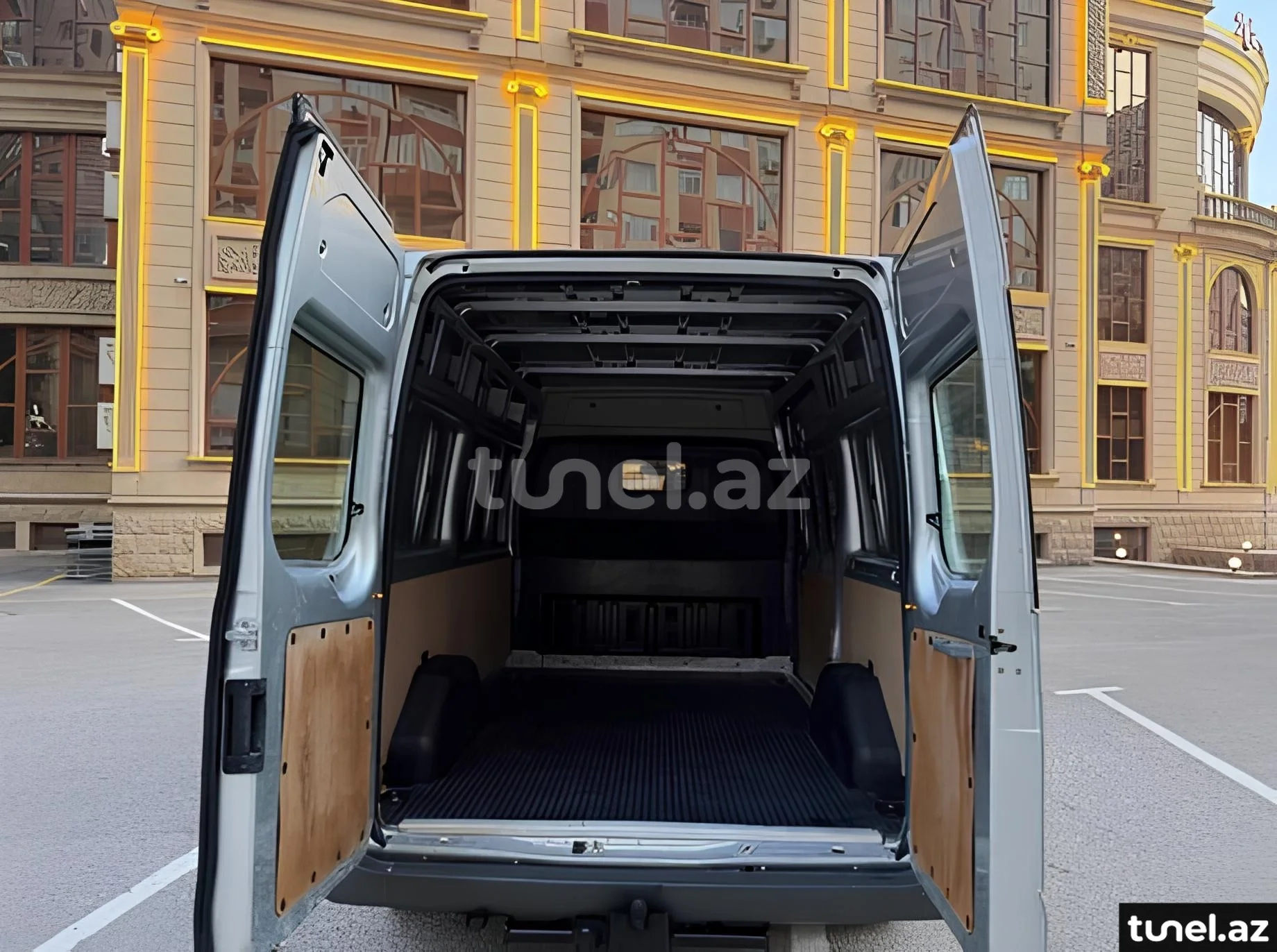 Ford Transit 2010