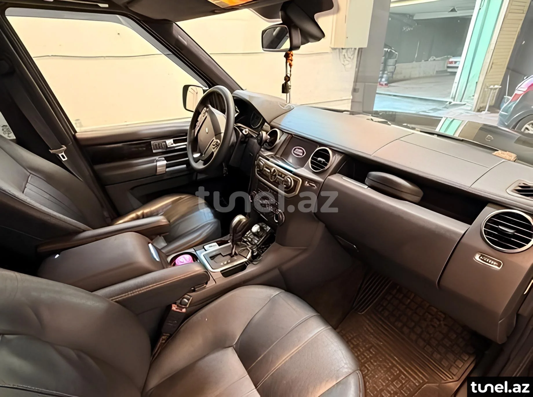 Land Rover Discovery 2012