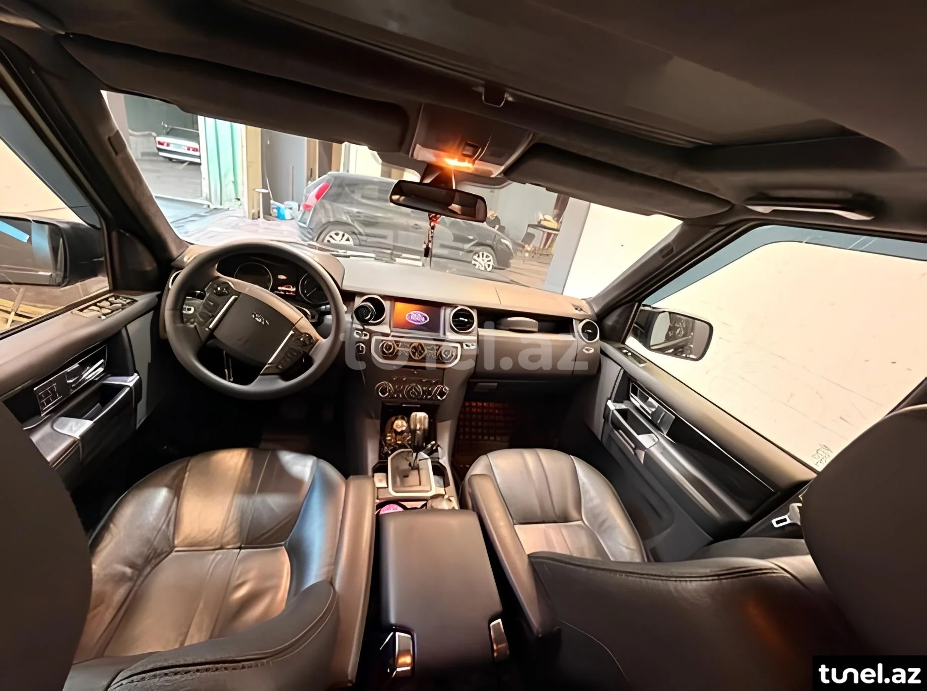 Land Rover Discovery 2012
