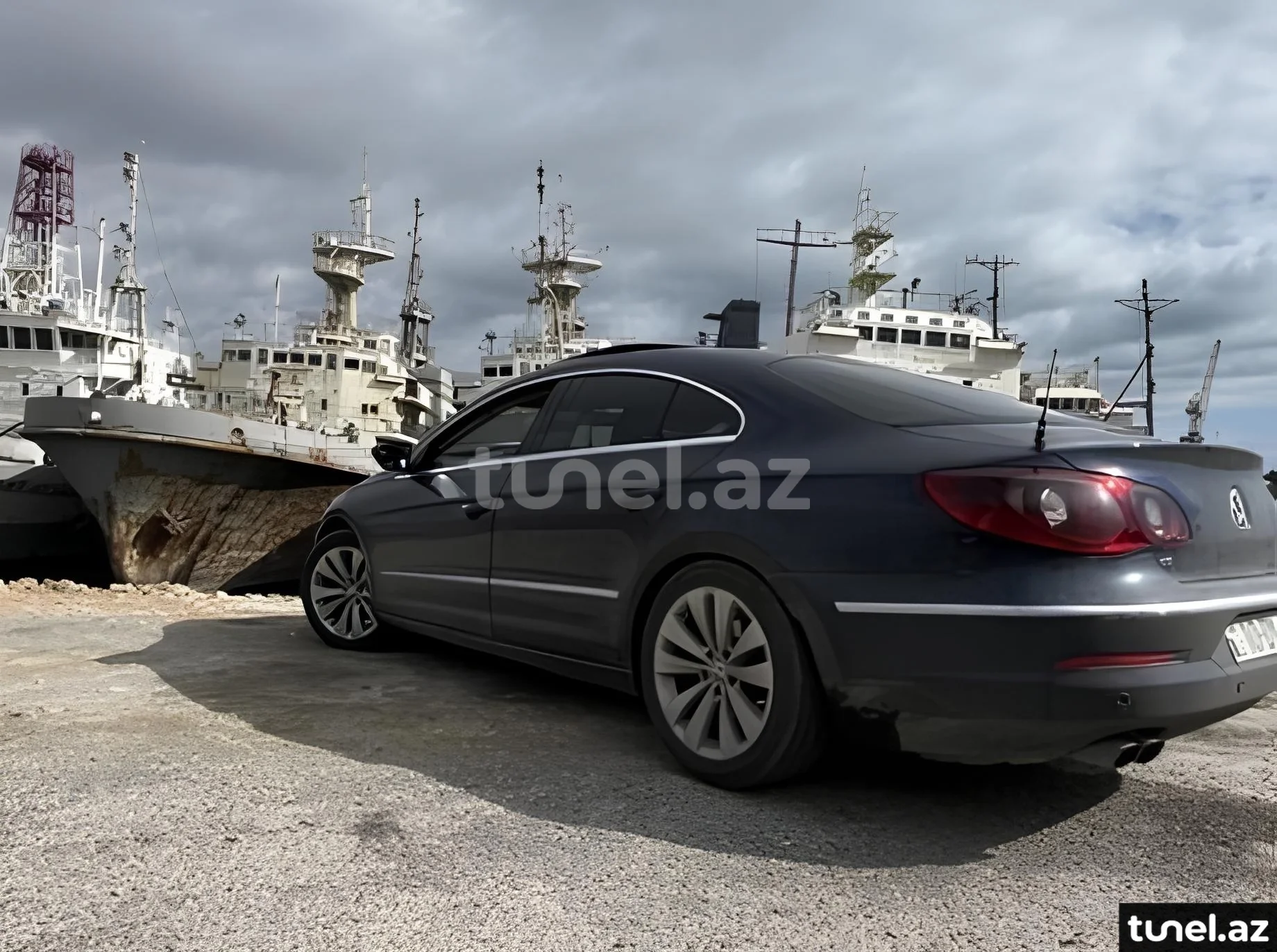 Volkswagen Passat CC 2011
