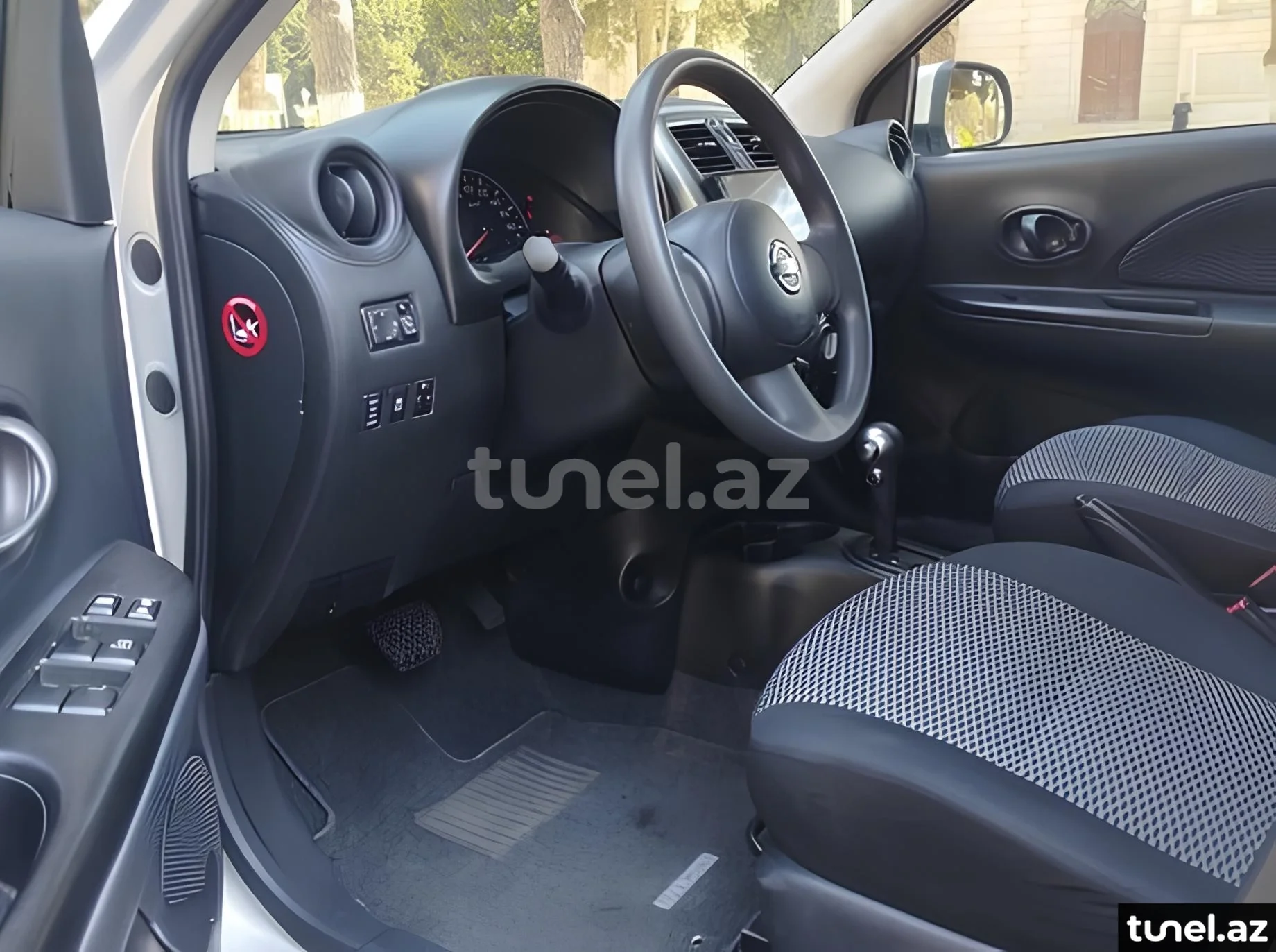 Nissan March 2014