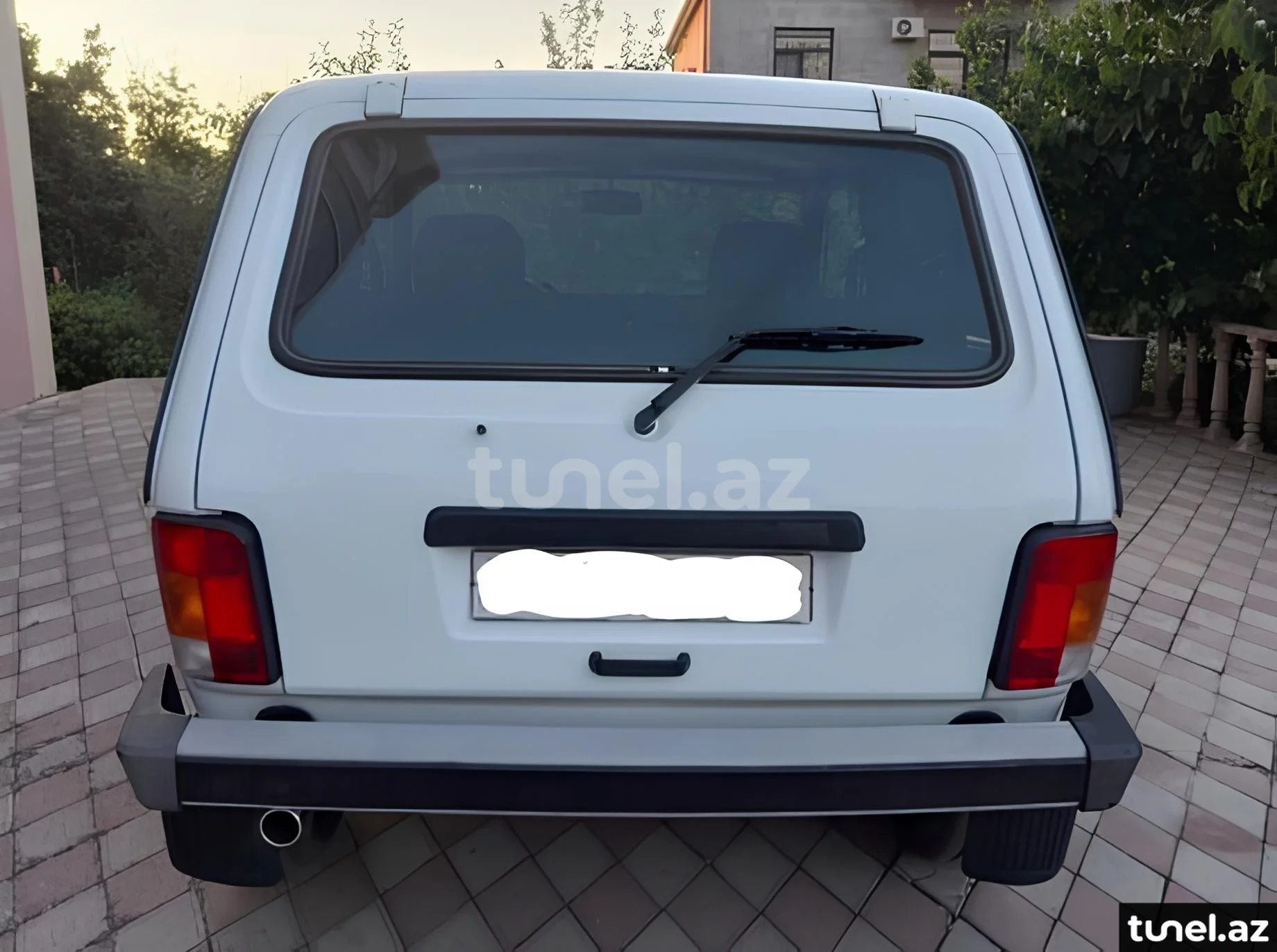 LADA (VAZ) Niva 2015