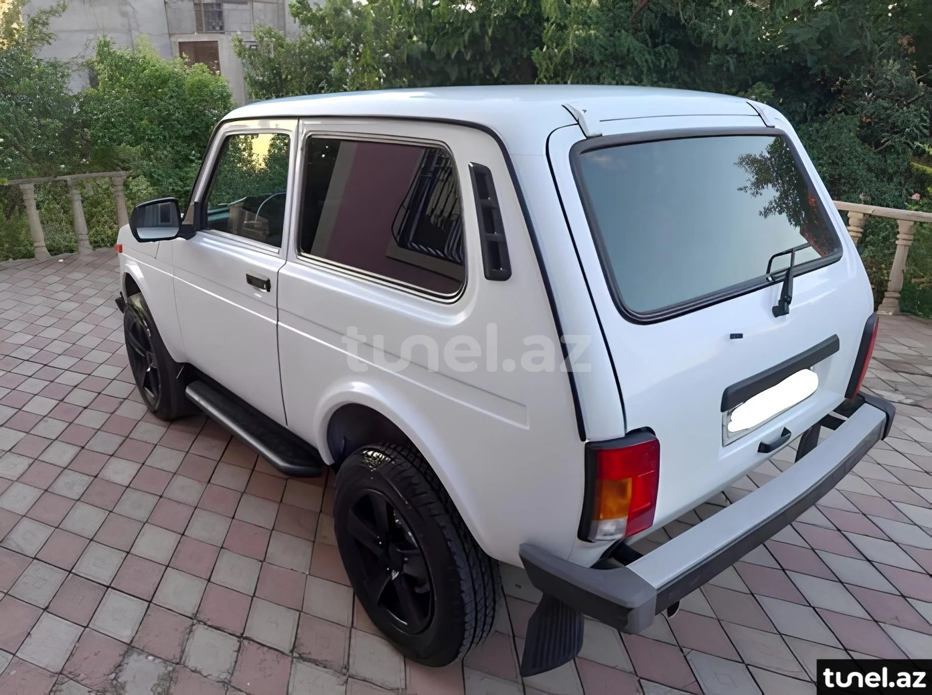 LADA (VAZ) Niva 2015