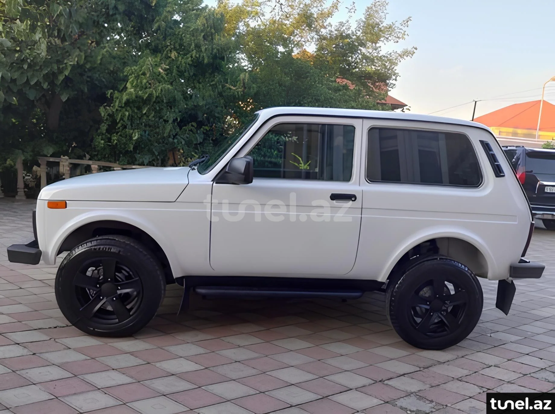 LADA (VAZ) Niva 2015