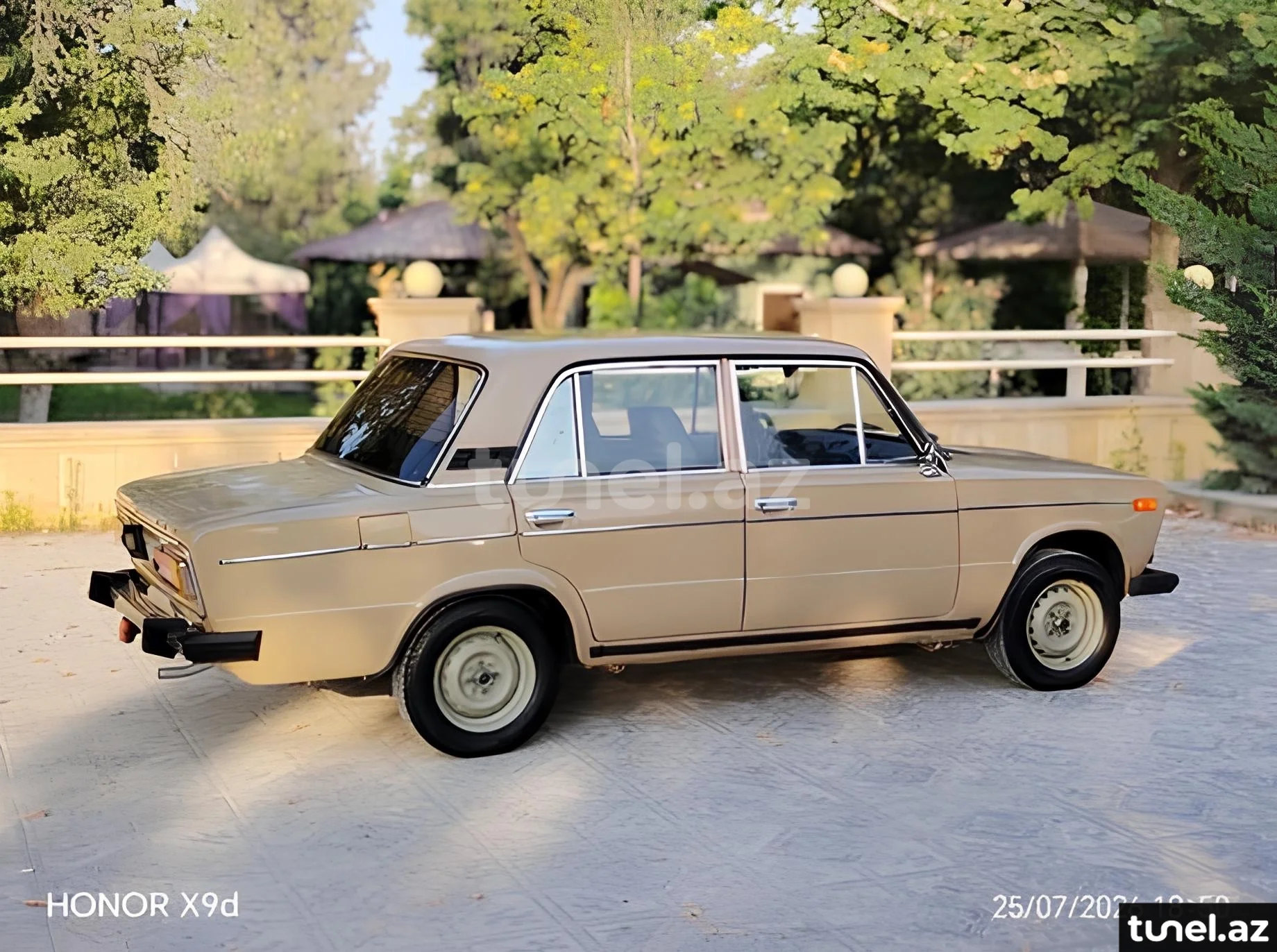 LADA (VAZ) 2106 1990