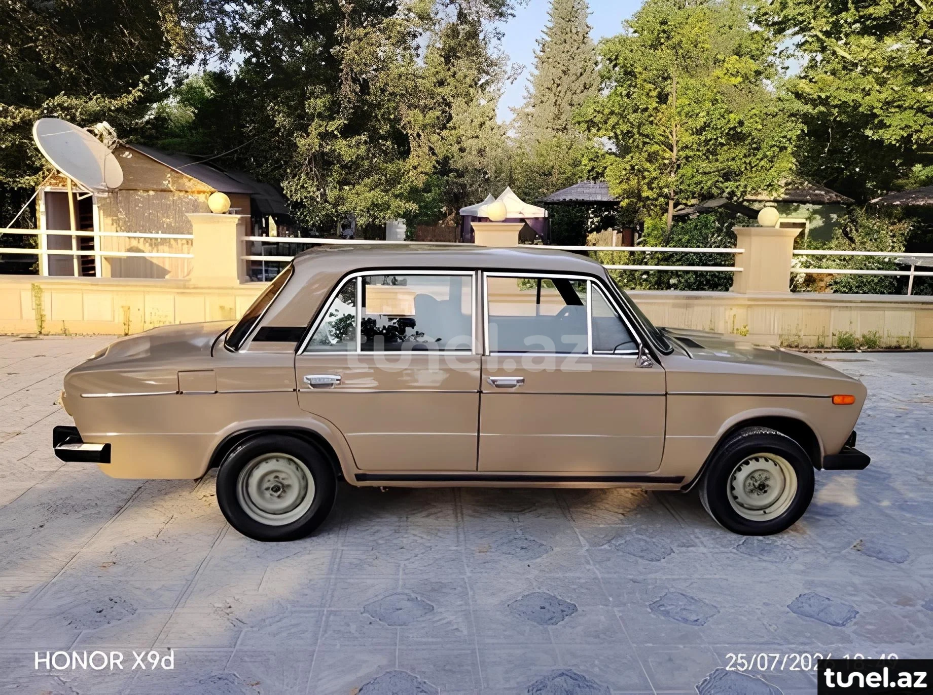 LADA (VAZ) 2106 1990