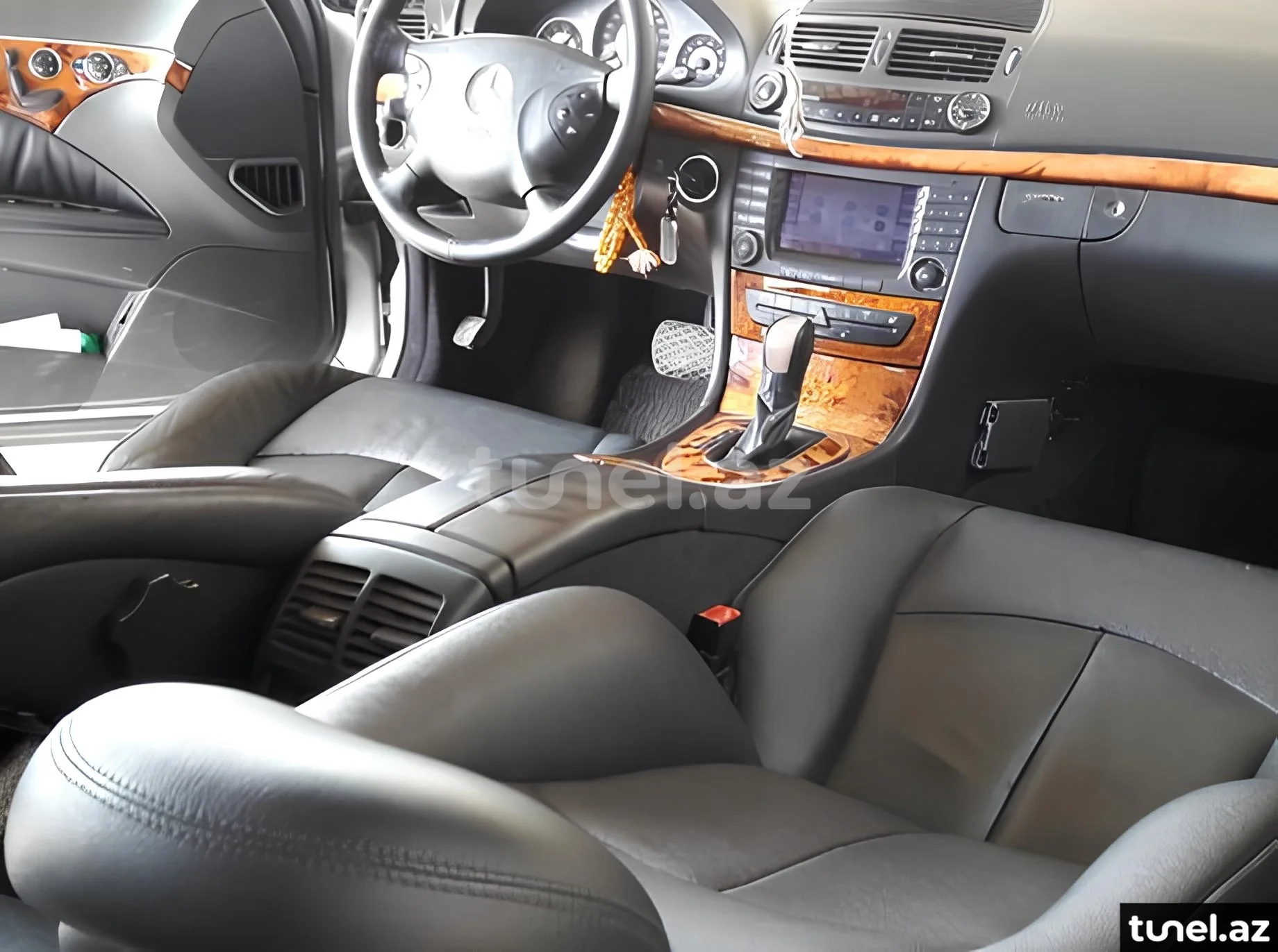 Mercedes E 240 2004