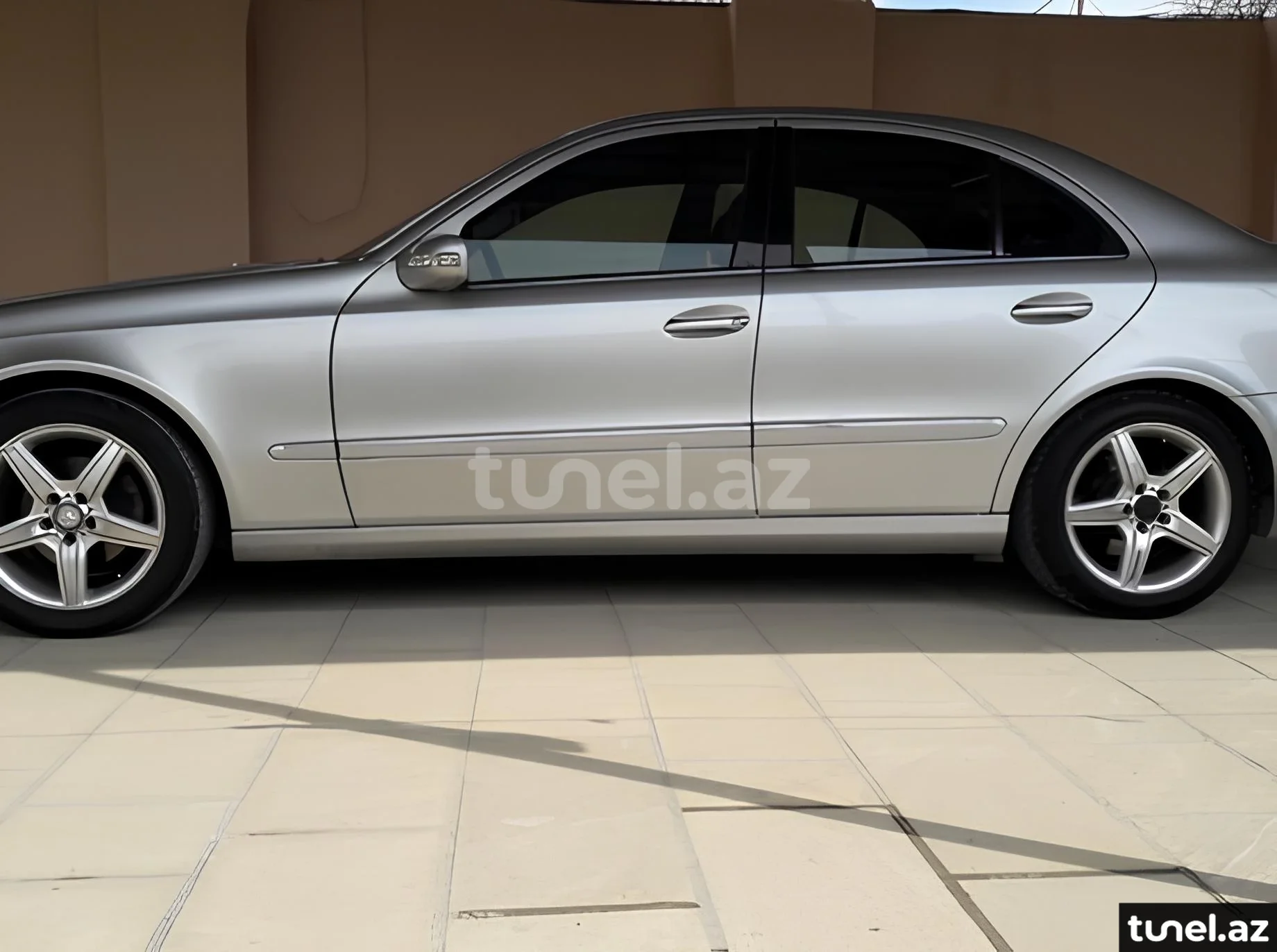 Mercedes E 240 2004