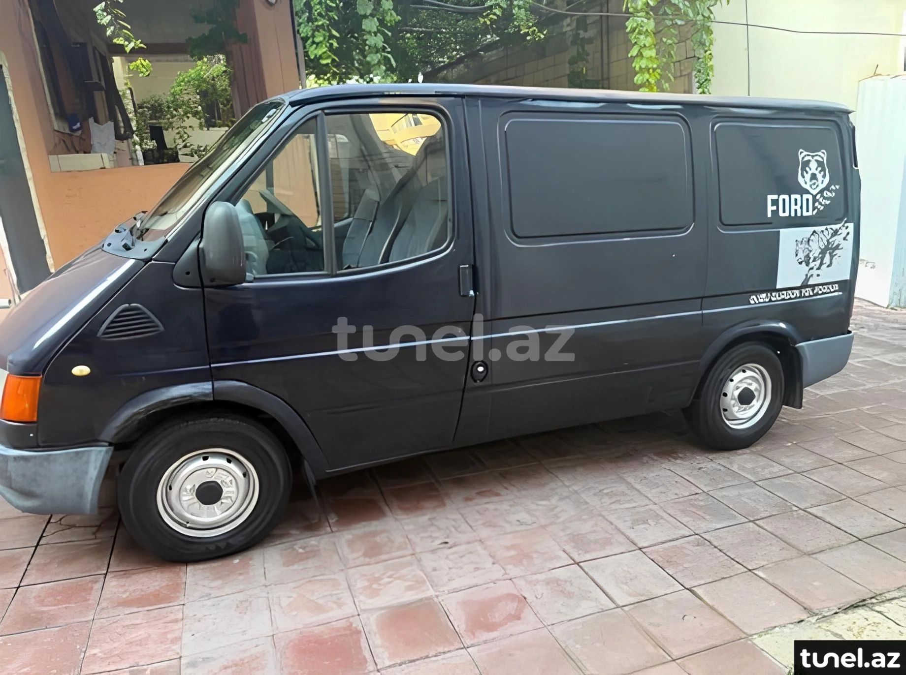 Ford Transit 2000