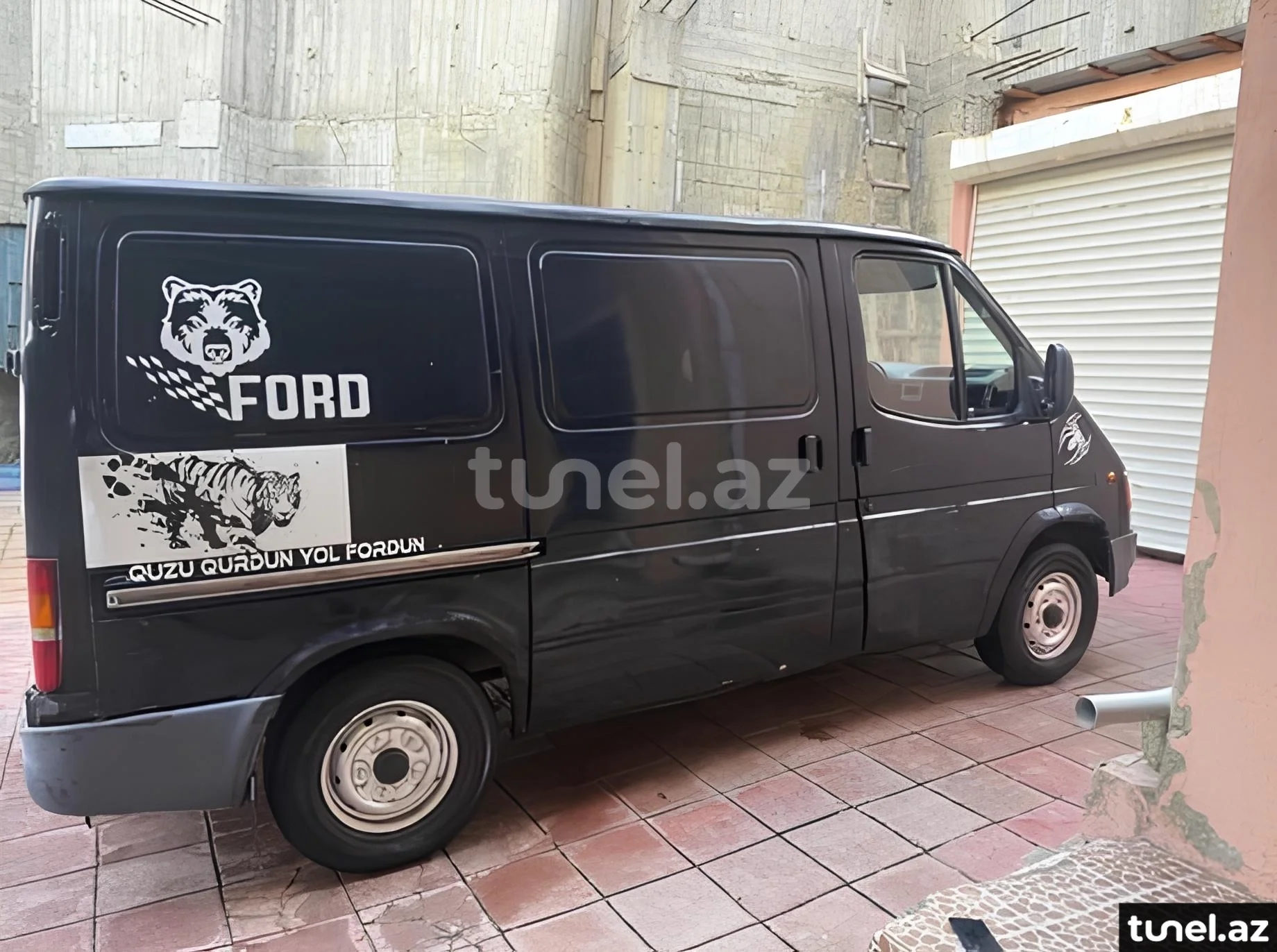 Ford Transit 2000
