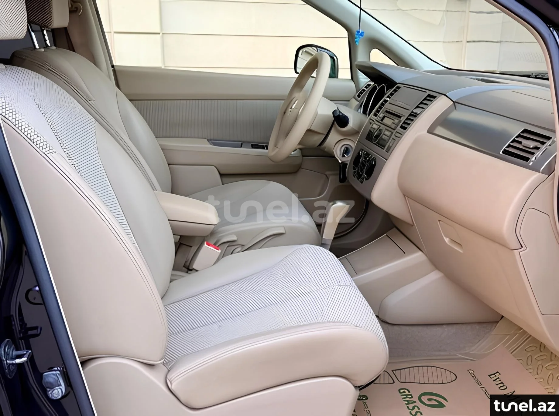 Nissan Tiida 2007