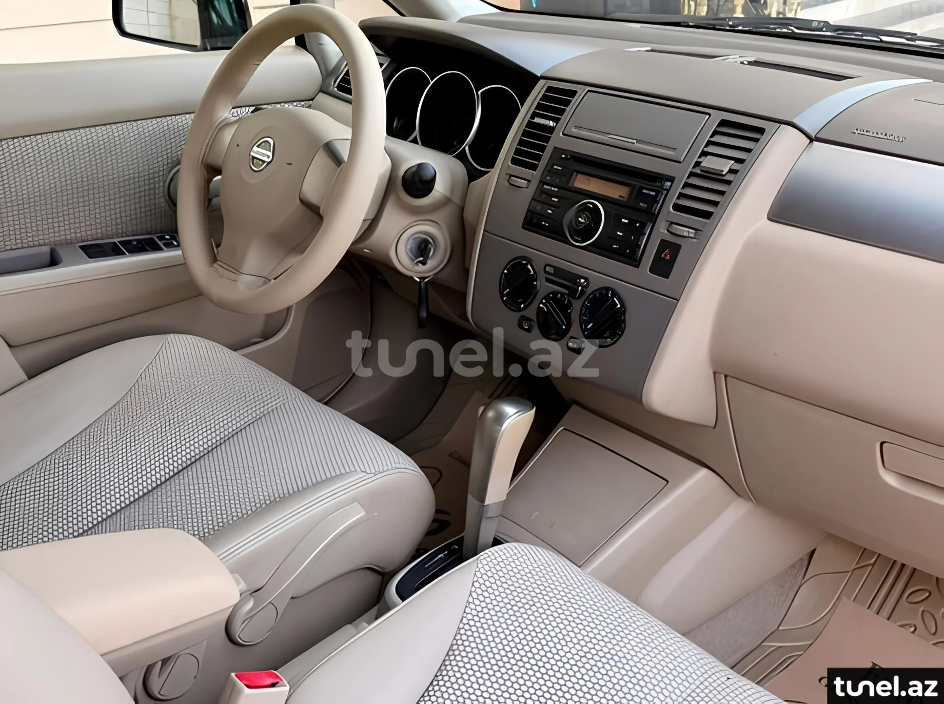 Nissan Tiida 2007