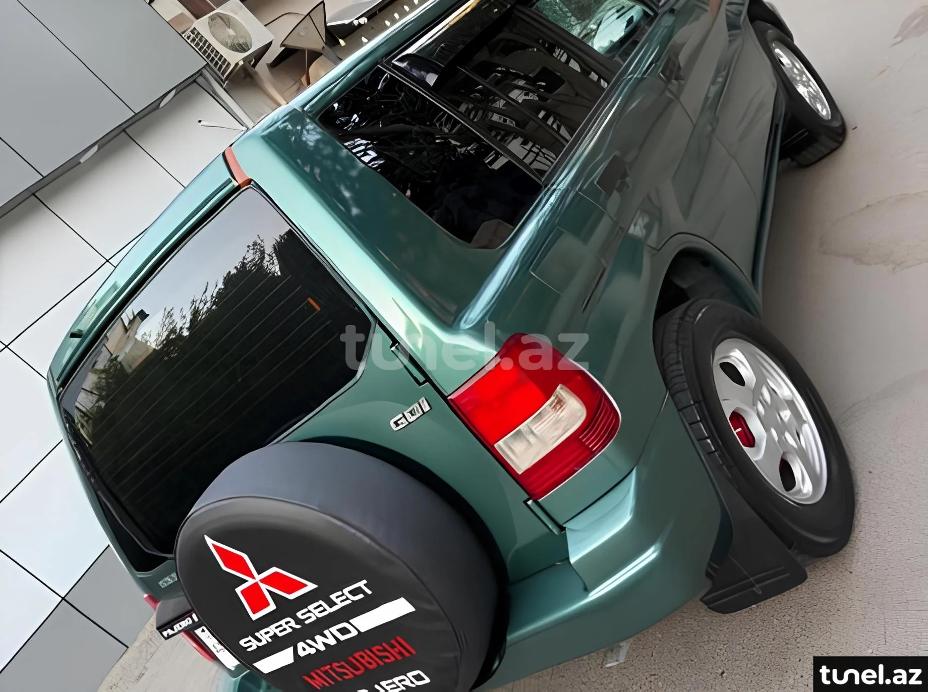 Mitsubishi Pajero io 1999
