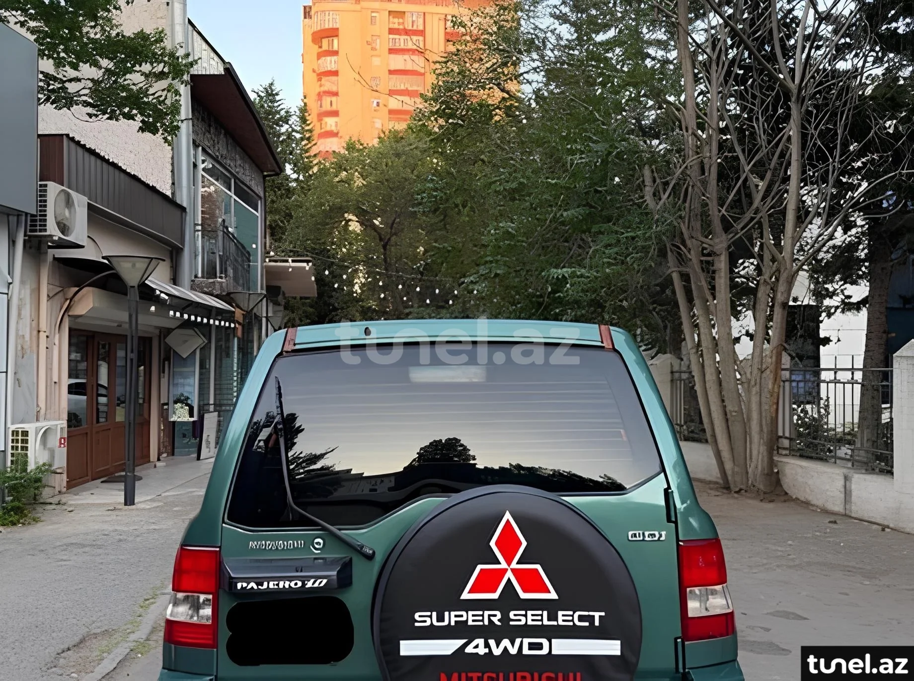 Mitsubishi Pajero io 1999