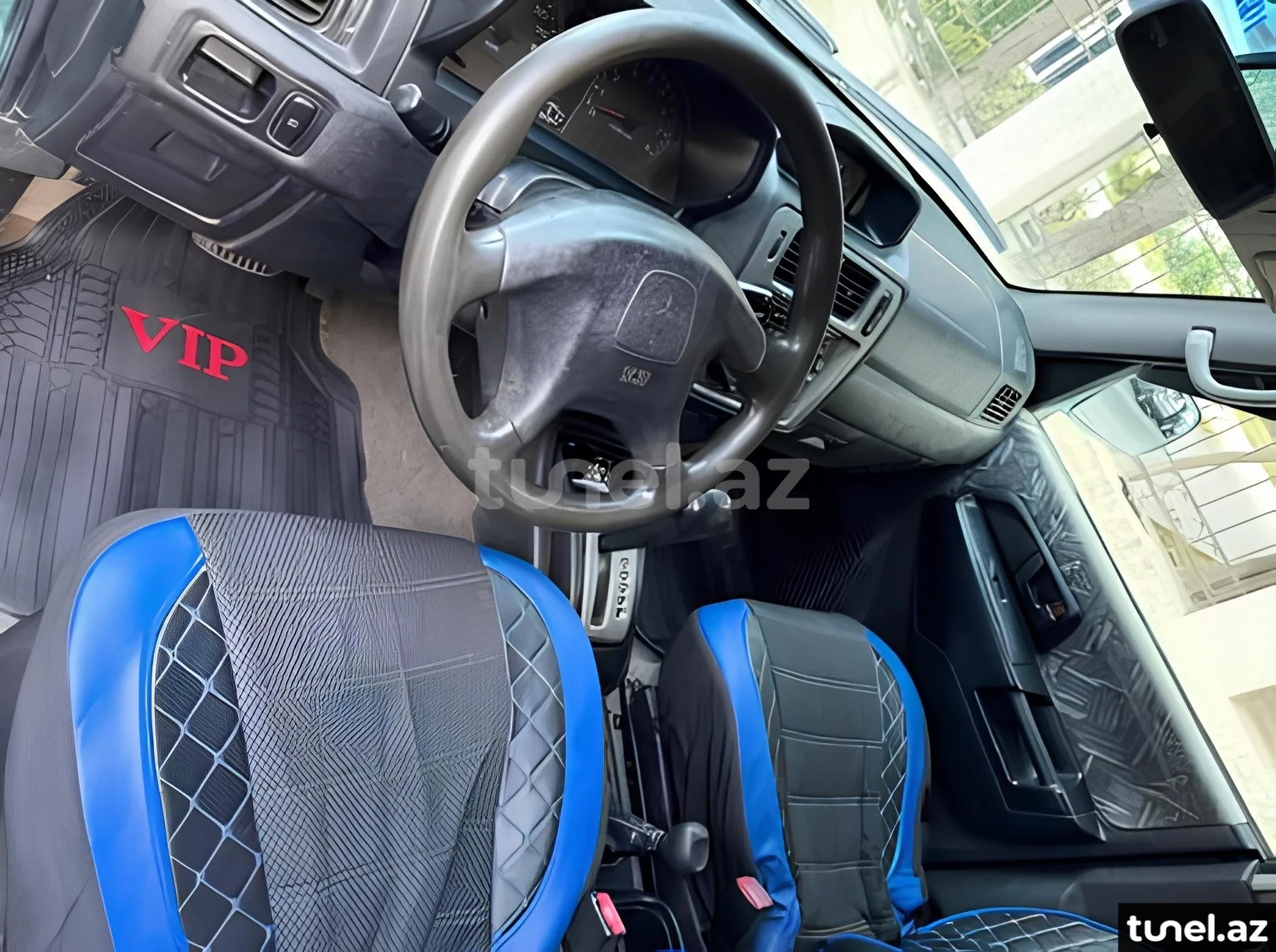 Mitsubishi Pajero io 1999