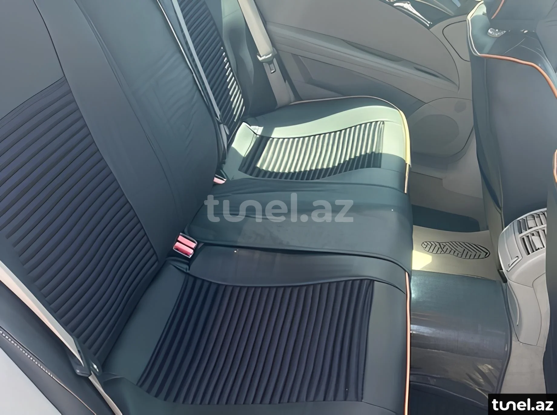 Mercedes E 240 2004