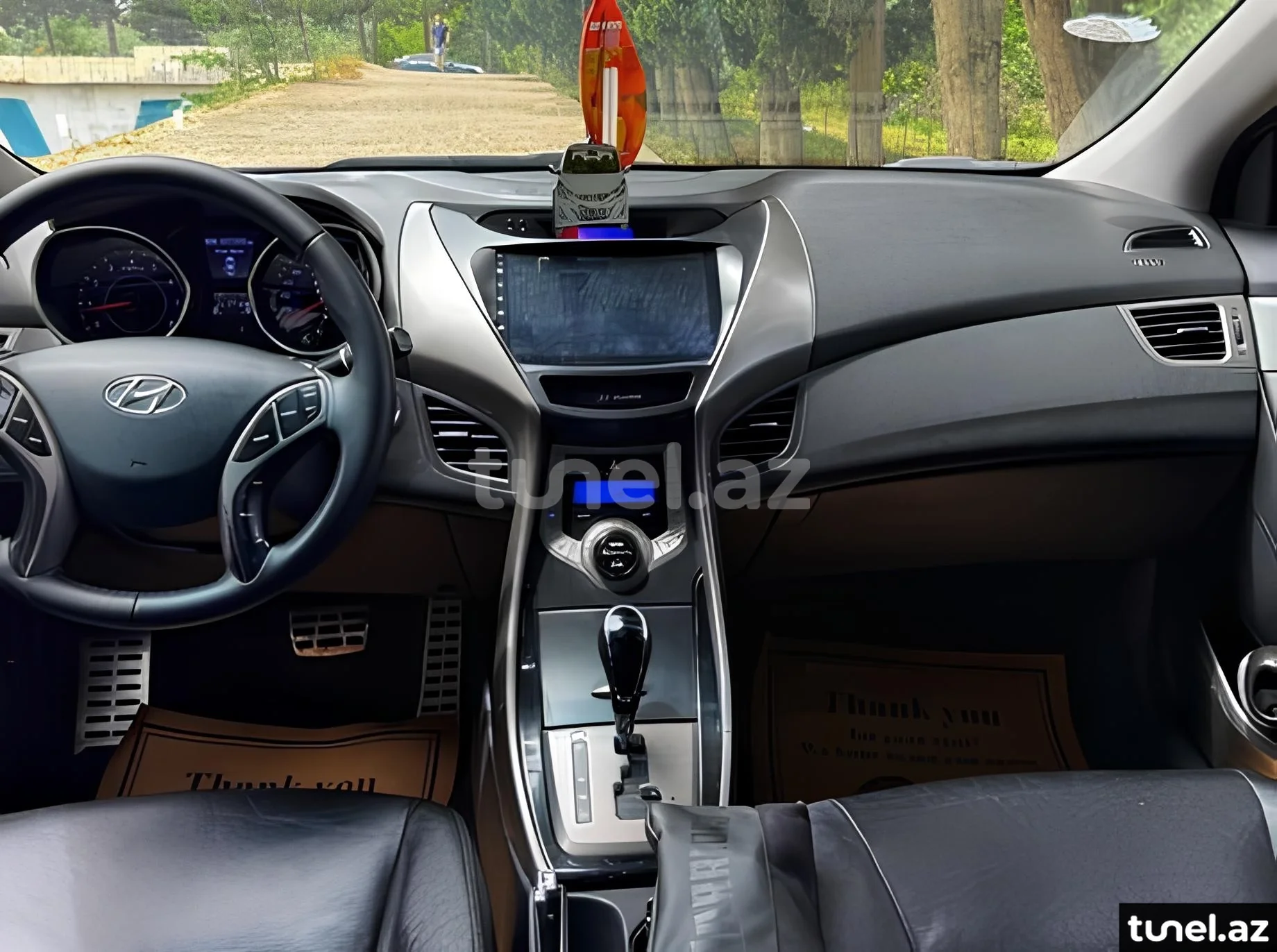 Hyundai Elantra 2012
