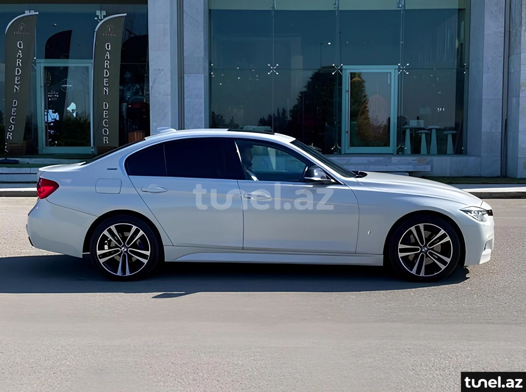 BMW 330e 2017