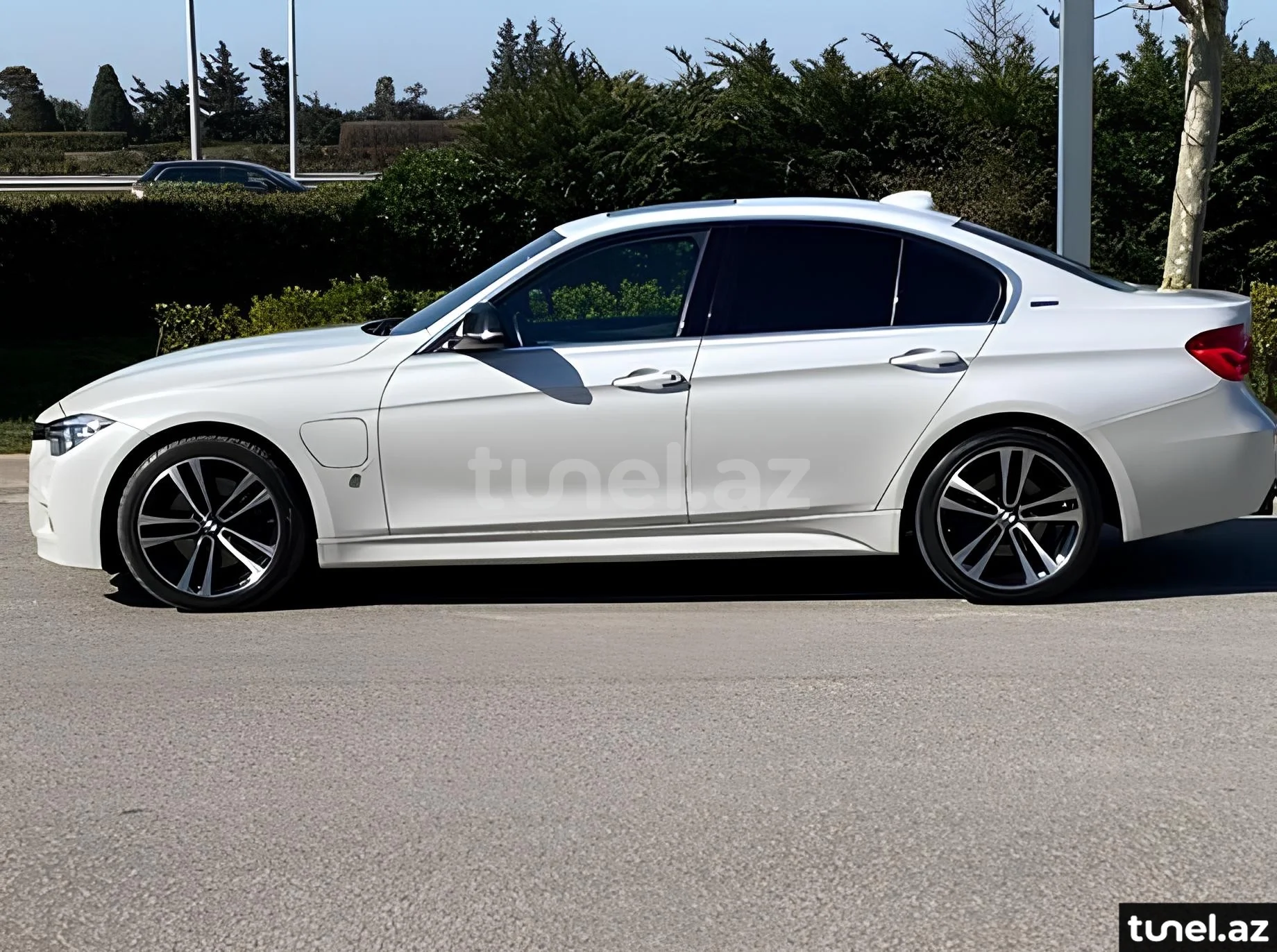 BMW 330e 2017