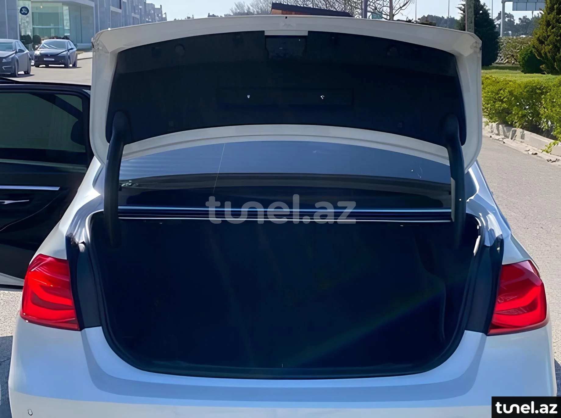 BMW 330e 2017