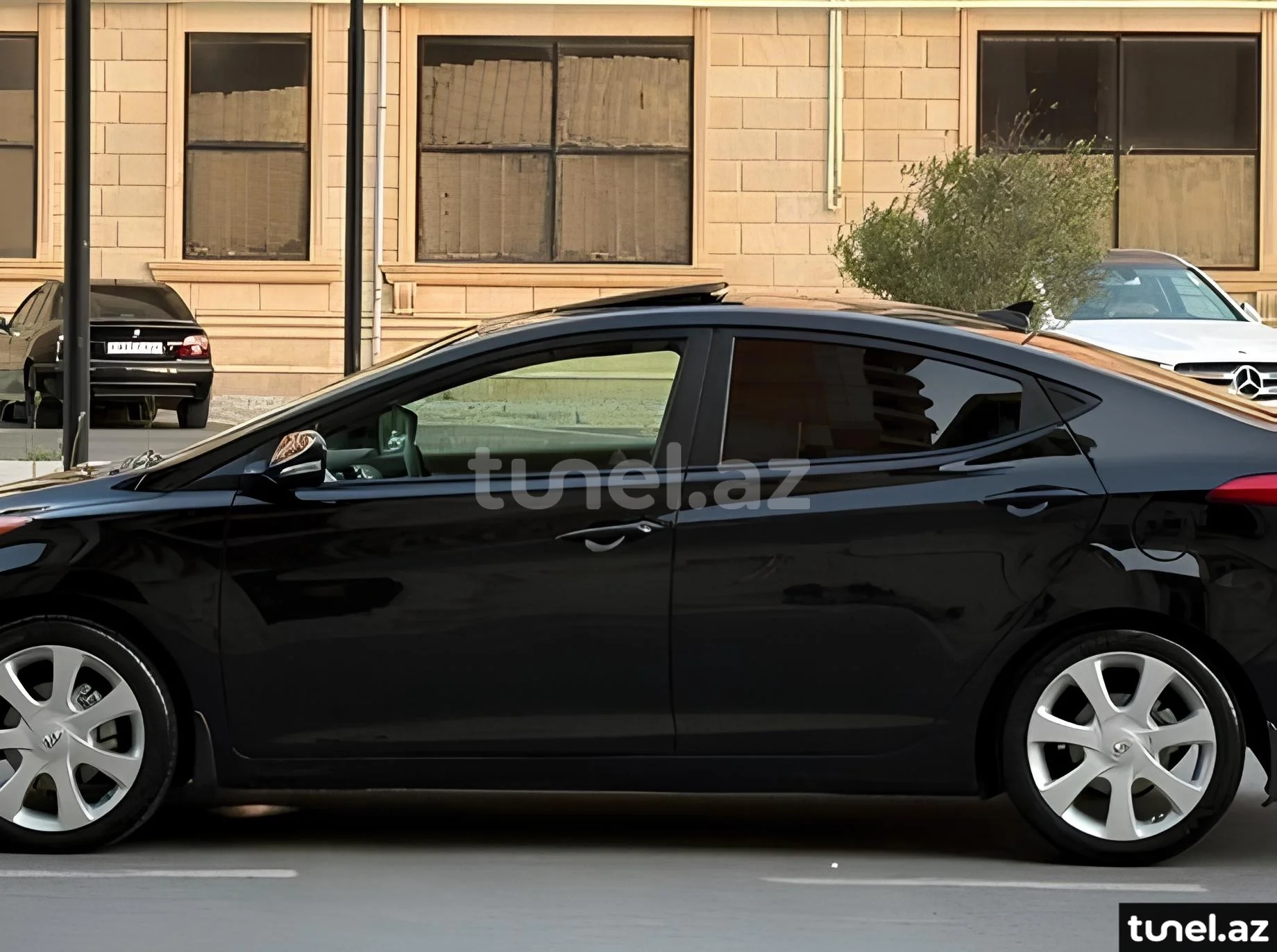 Hyundai Elantra 2012