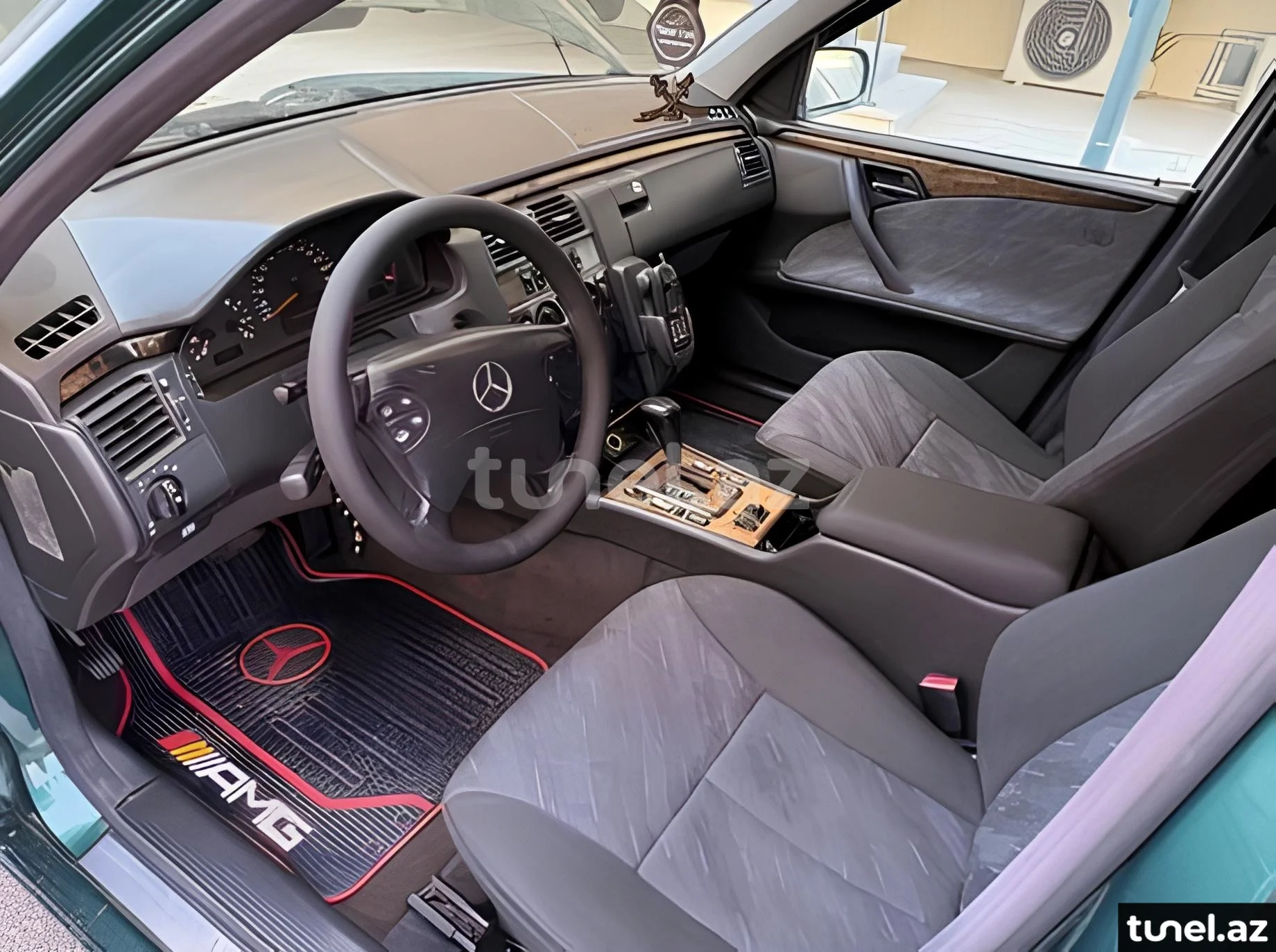 Mercedes E 220 2000