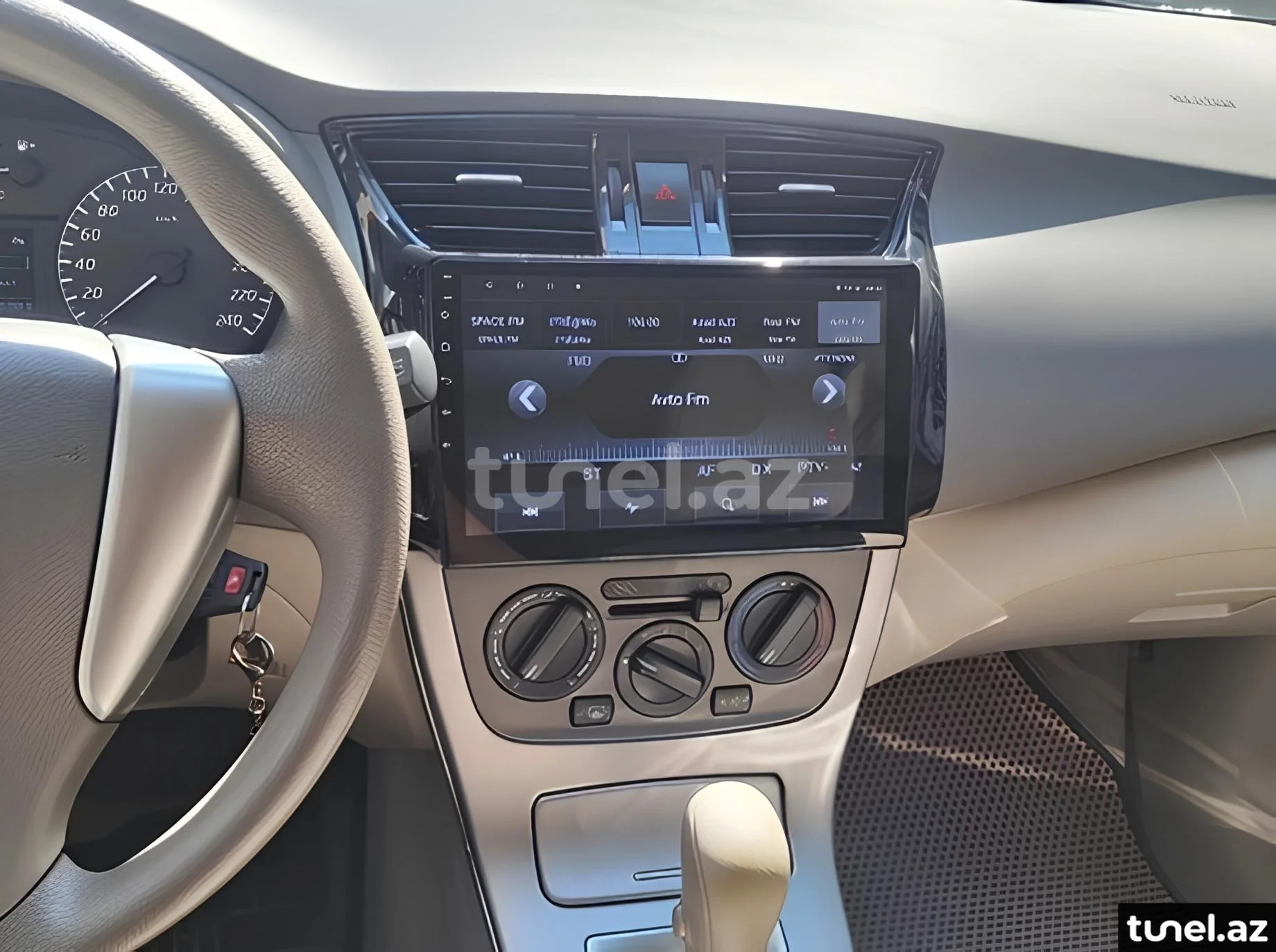 Nissan Tiida 2013