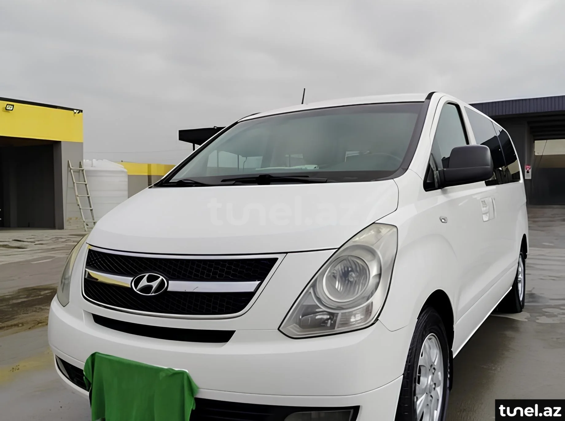 Hyundai H-1 2011