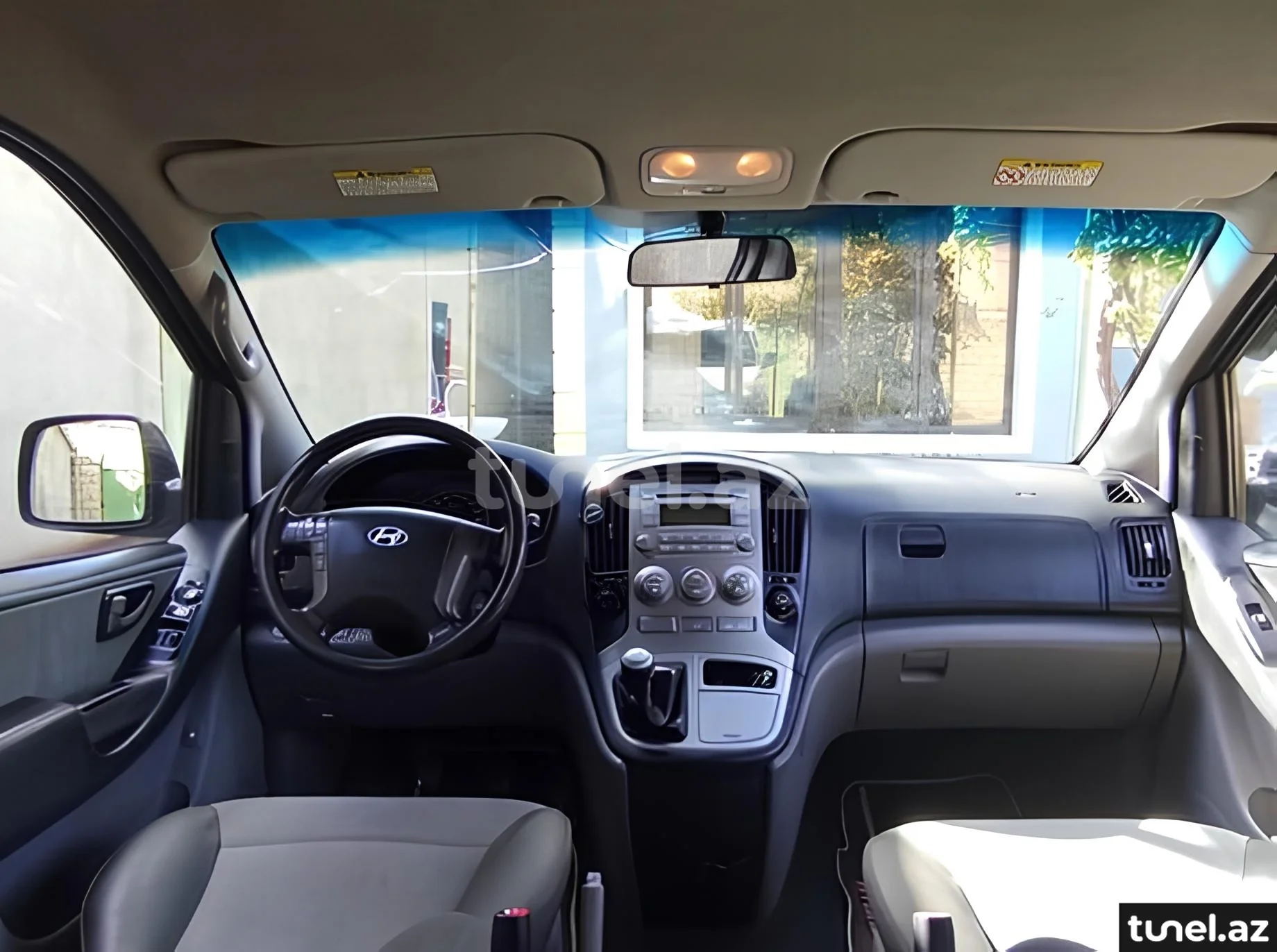 Hyundai H-1 2011