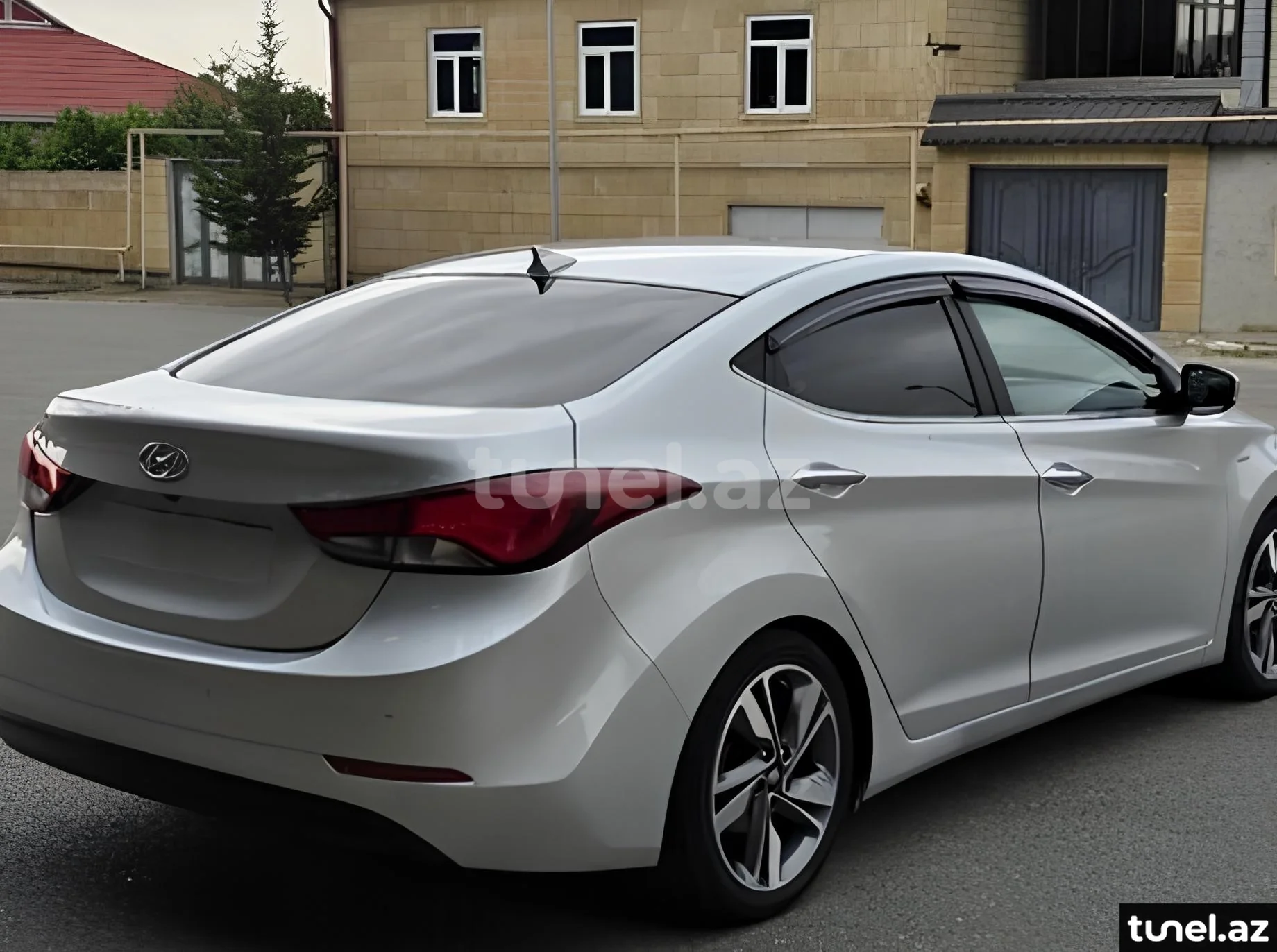 Hyundai Avante 2013