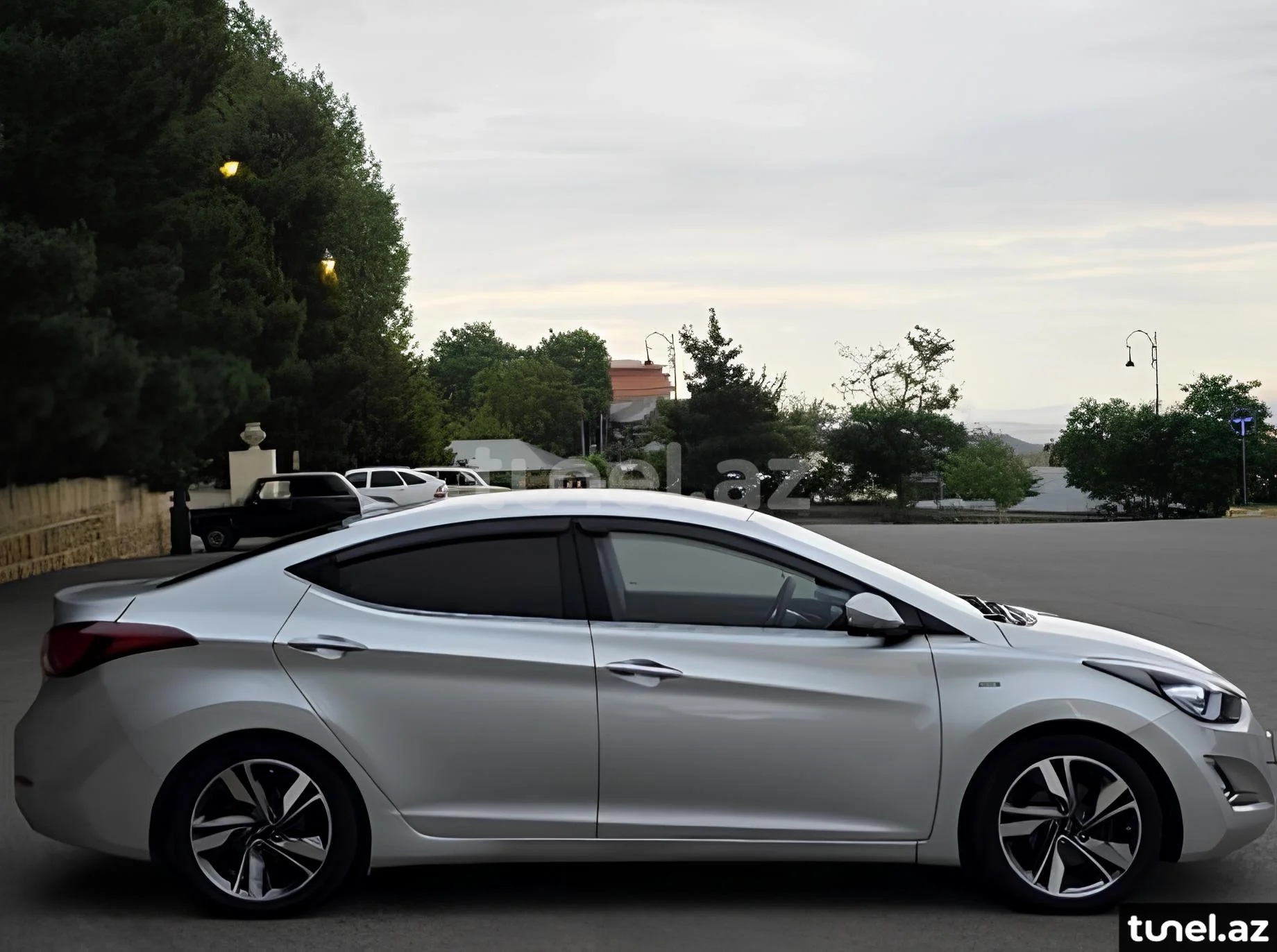 Hyundai Avante 2013