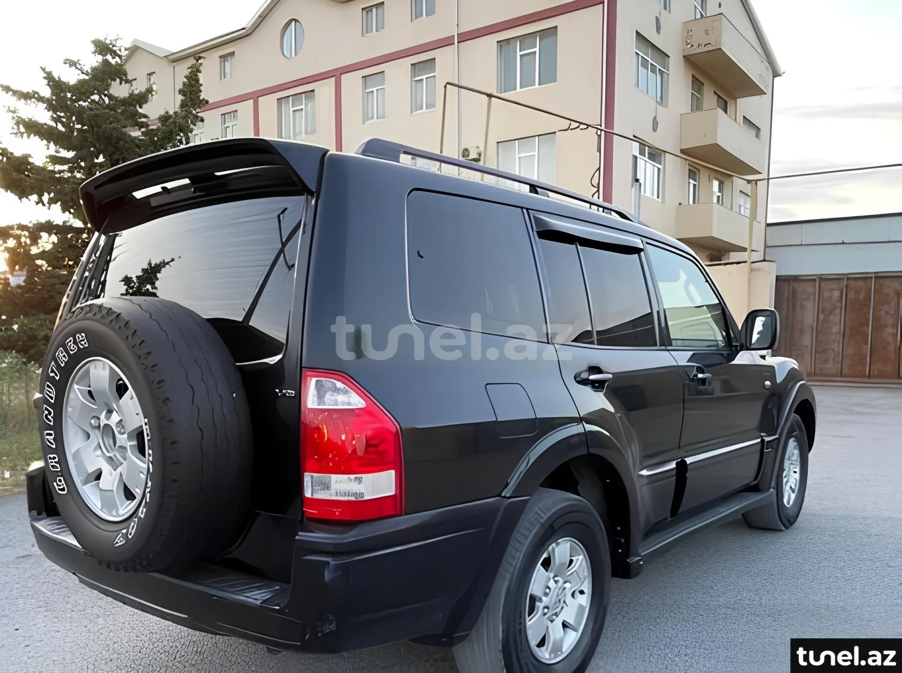 Mitsubishi Pajero 2004