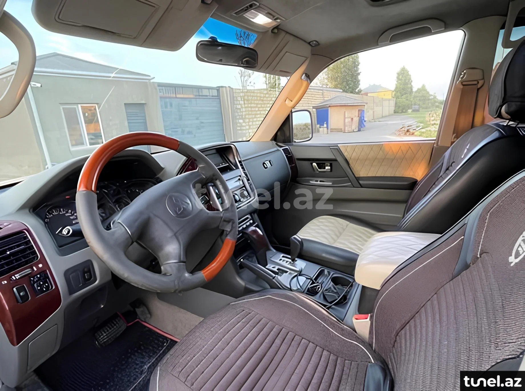 Mitsubishi Pajero 2004