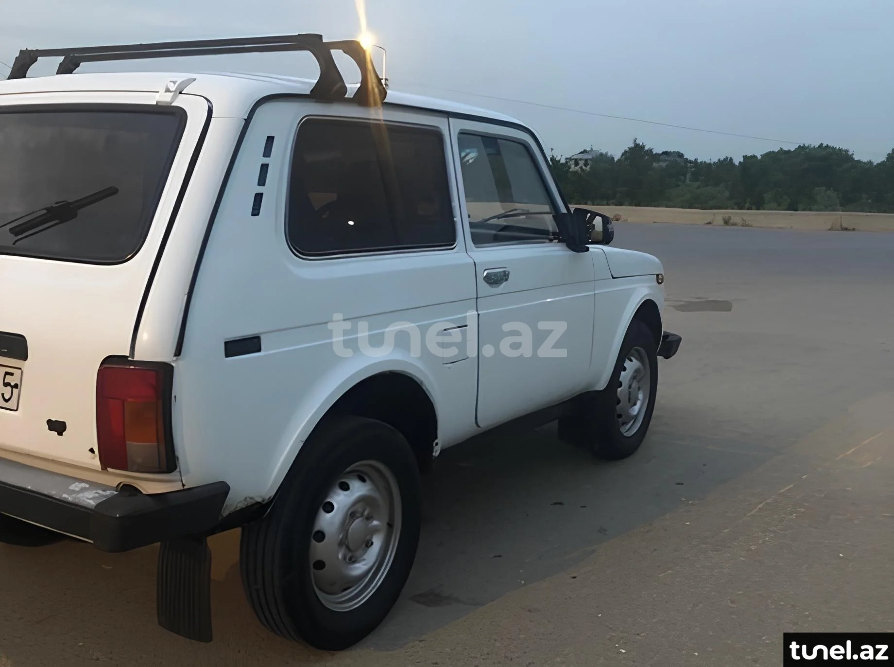 LADA (VAZ) Niva 2000