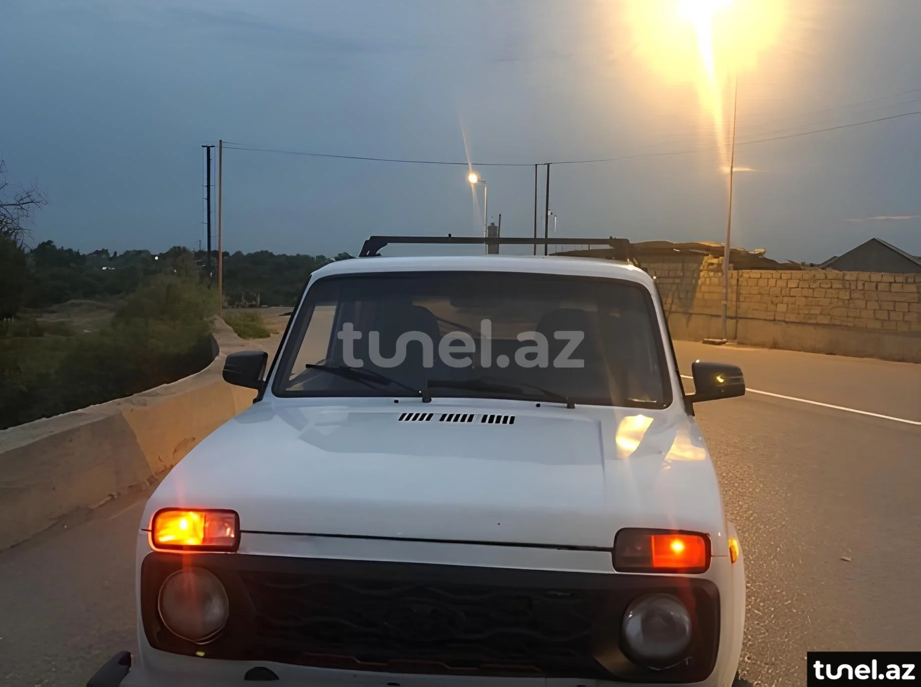 LADA (VAZ) Niva 2000