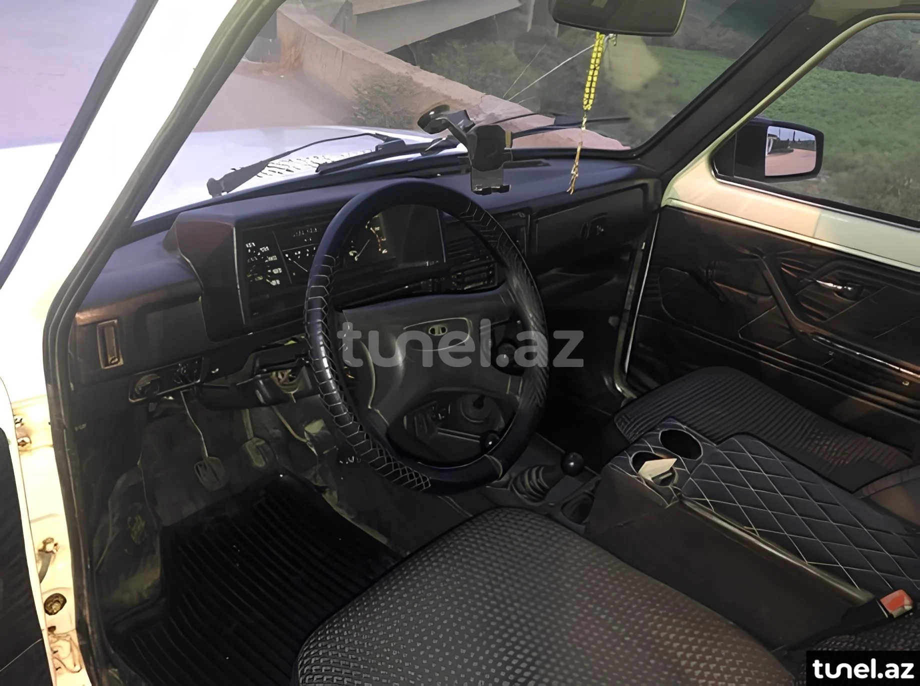 LADA (VAZ) Niva 2000
