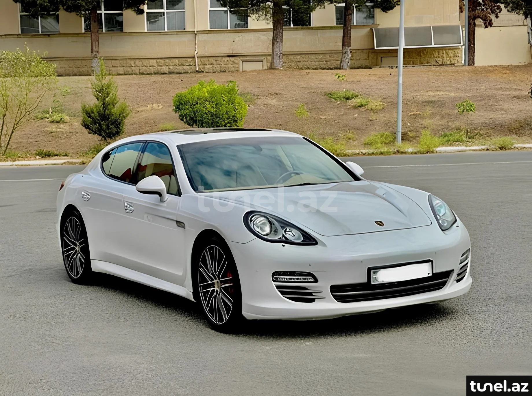 Porsche Panamera 4 2010