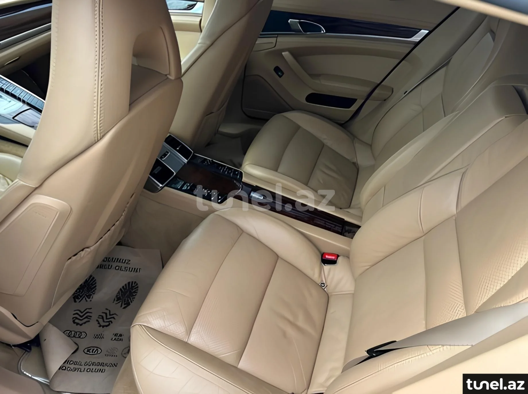 Porsche Panamera 4 2010