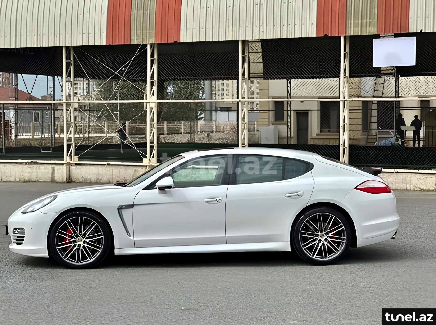 Porsche Panamera 4 2010
