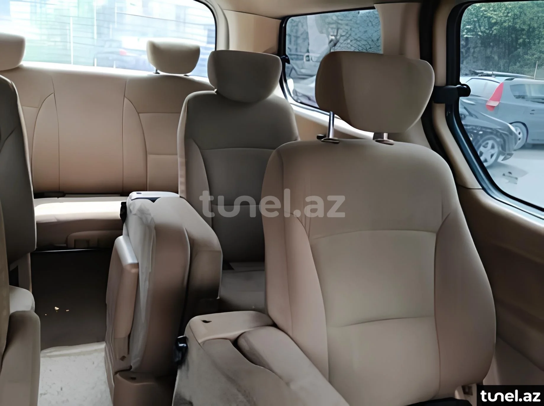 Hyundai H-1 2010