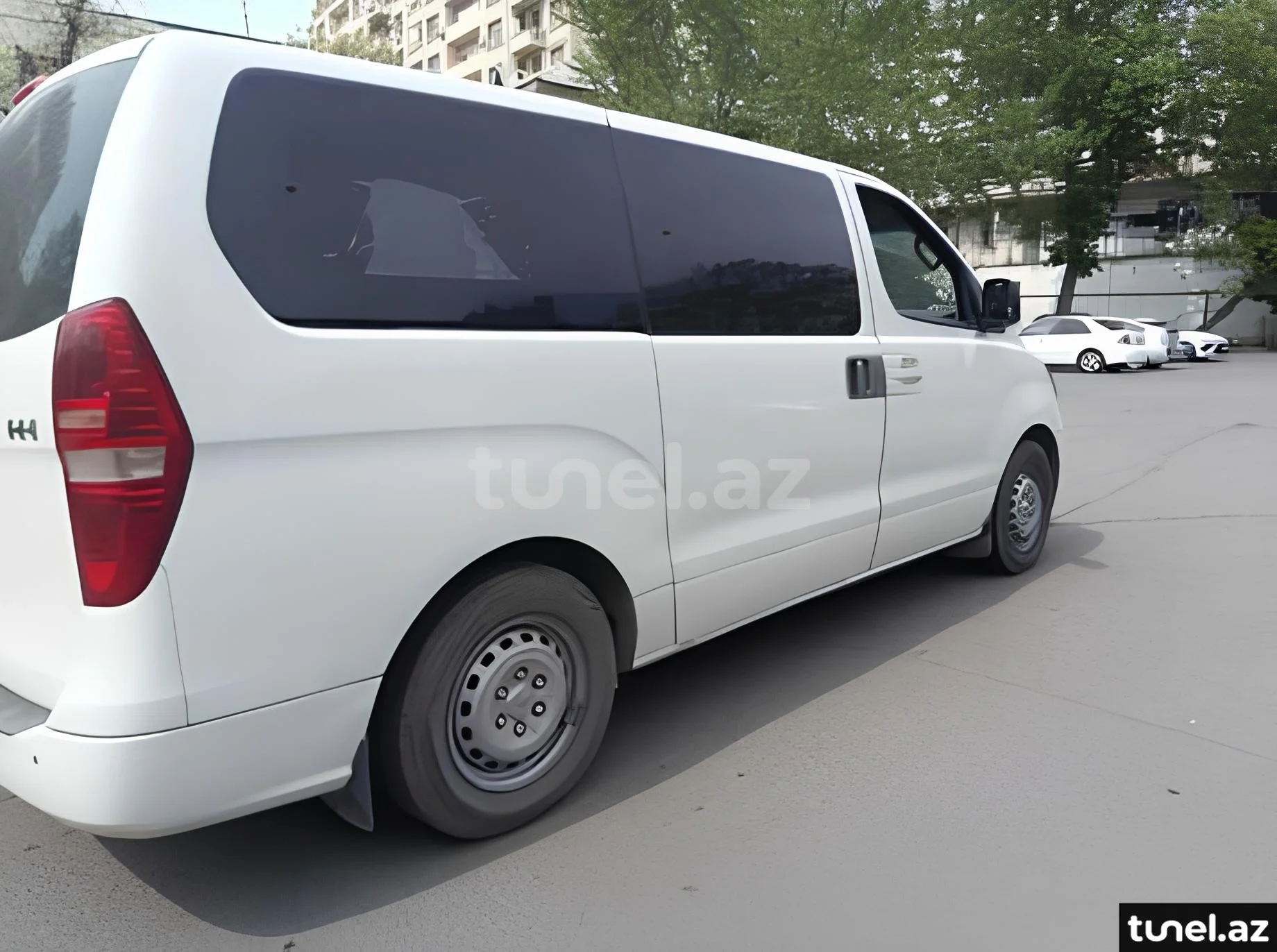 Hyundai H-1 2010